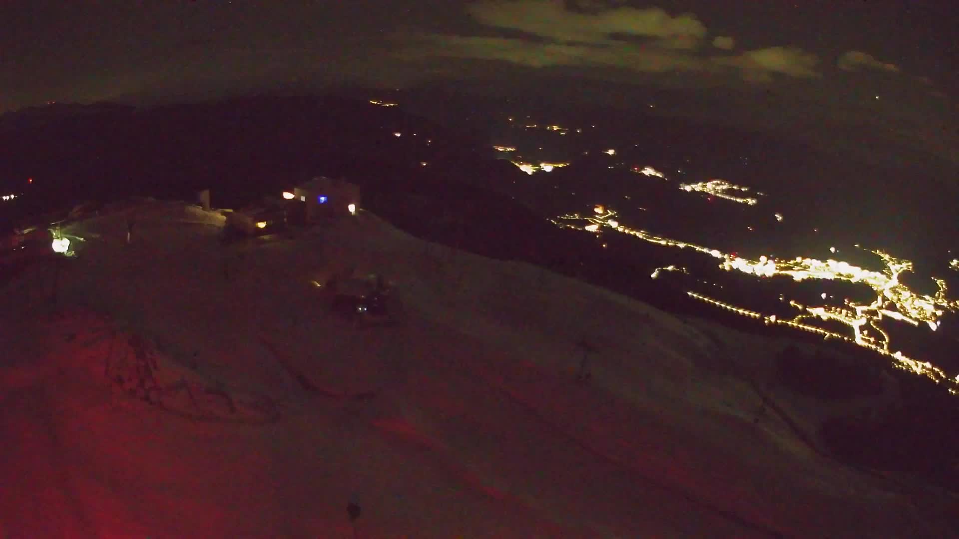 Cima estación de esquí Kronplatz | vista hacia Brunico