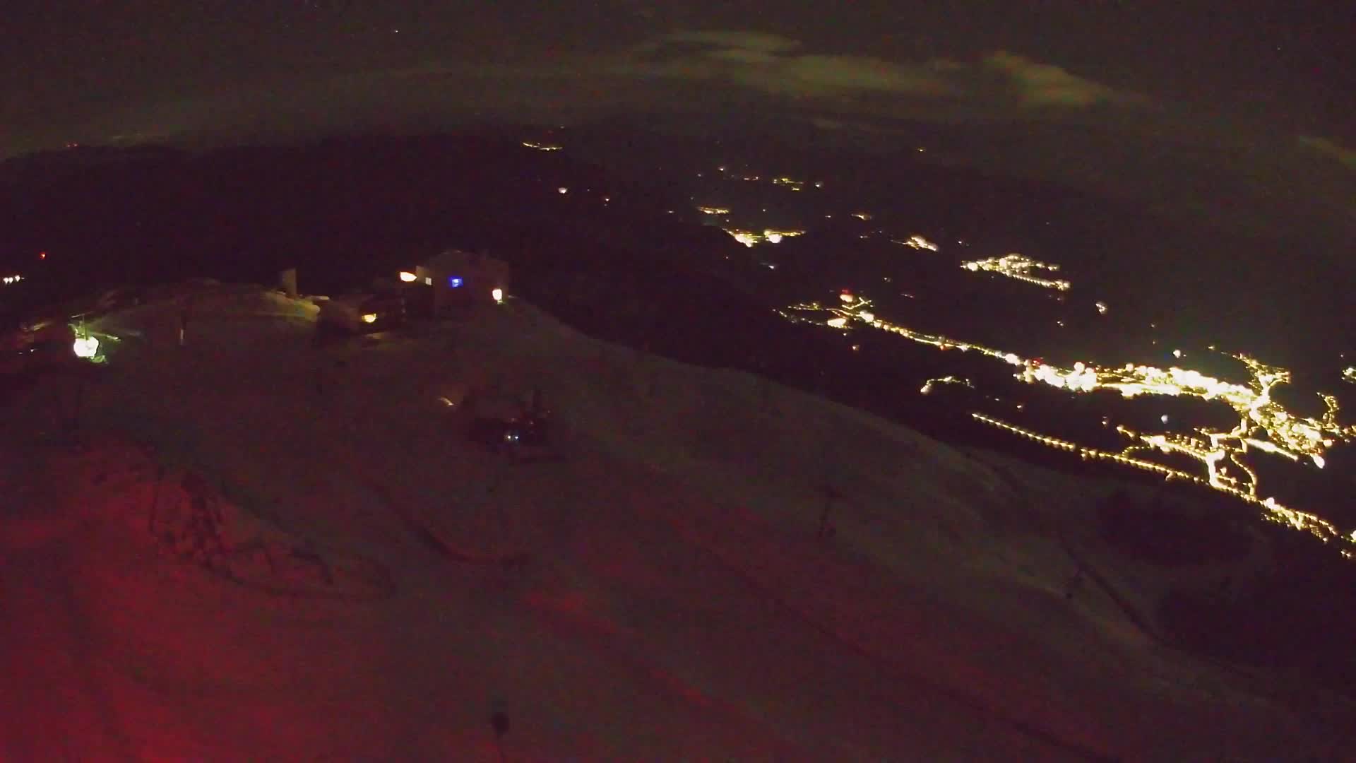 Cima estación de esquí Kronplatz | vista hacia Brunico