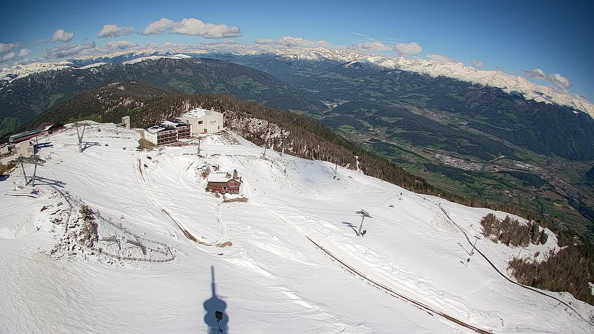 Cima estación de esquí Kronplatz | vista hacia Brunico
