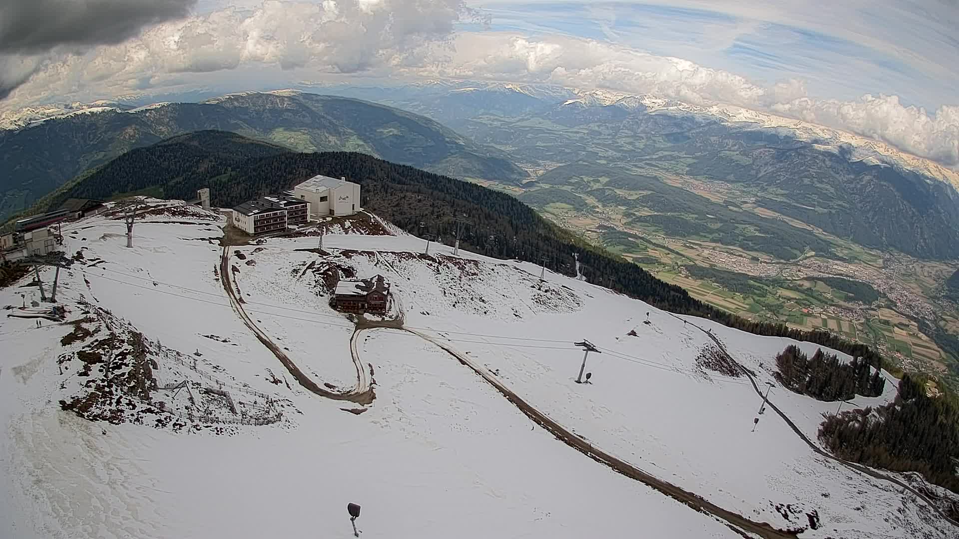 Station de ski Kronplatz sommet | vue sur Brunico