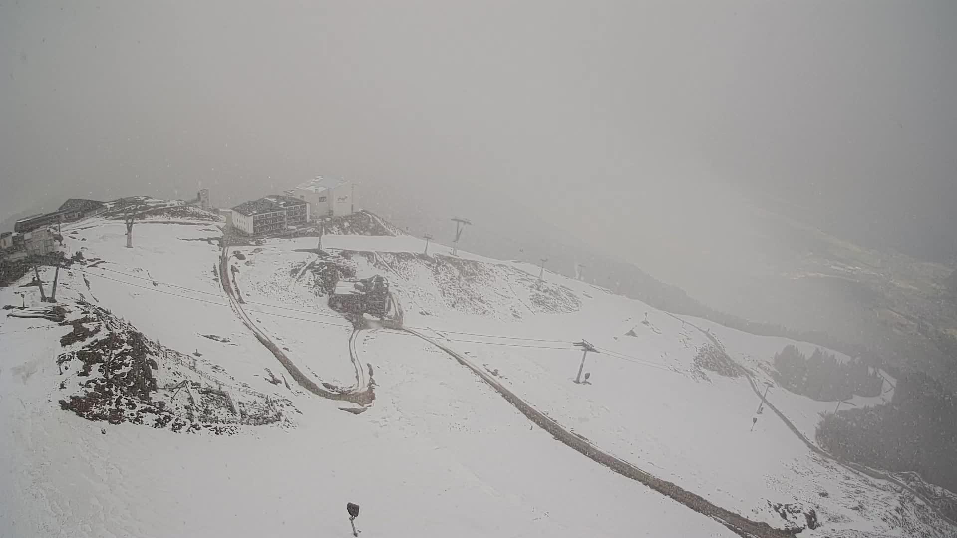 Cima estación de esquí Kronplatz | vista hacia Brunico