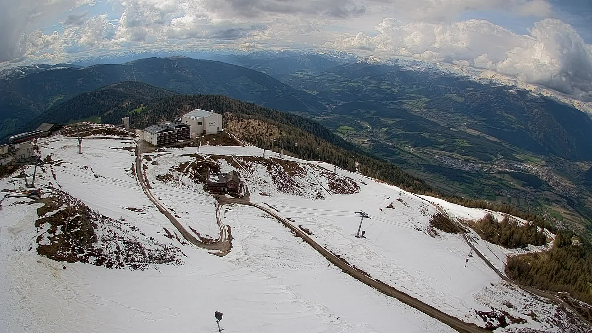 Stazione sciistica di Plan de Corones | vista su Brunico