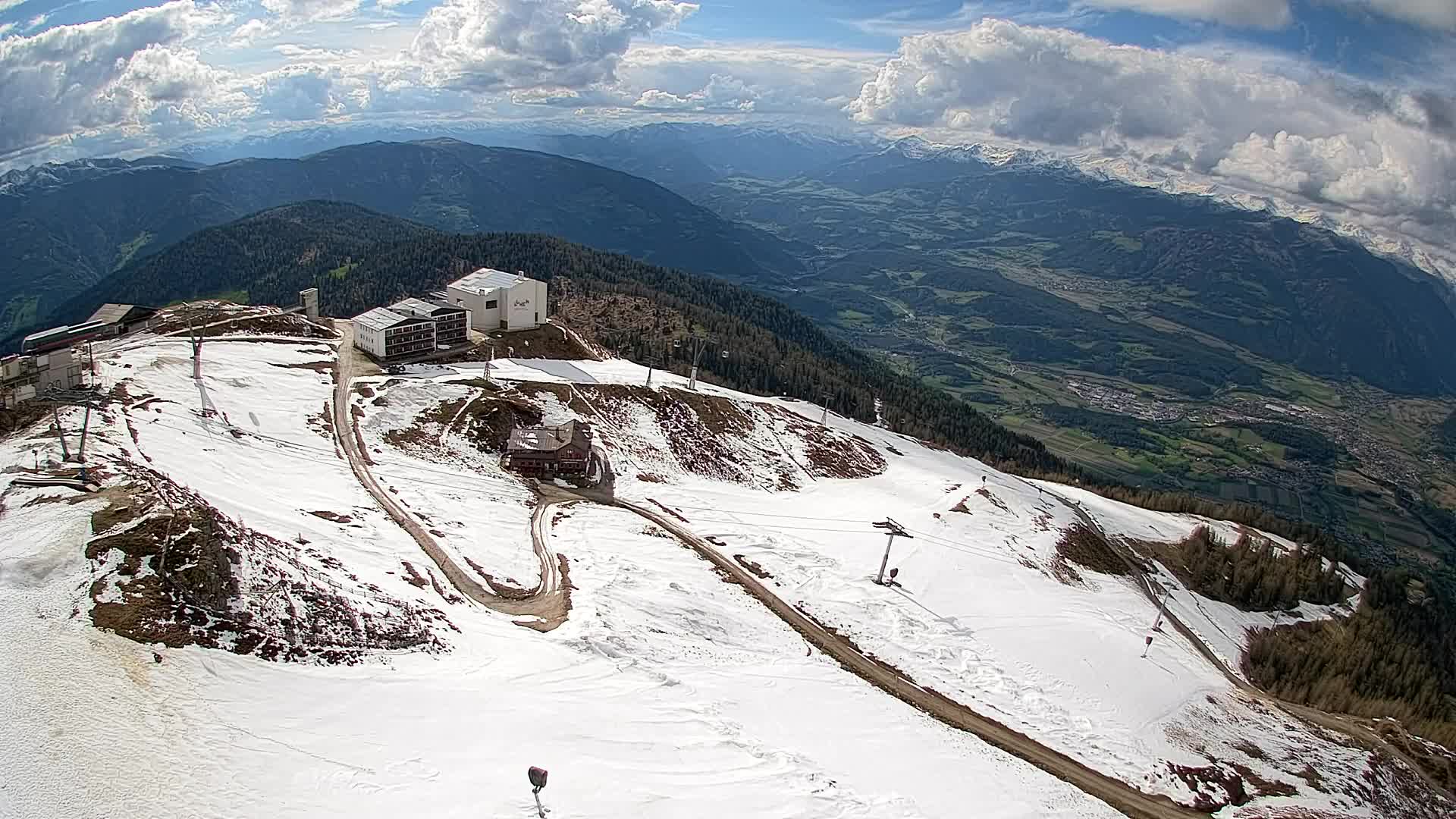 Stazione sciistica di Plan de Corones | vista su Brunico