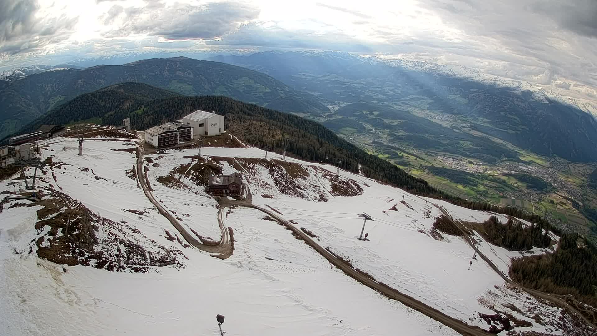 Stazione sciistica di Plan de Corones | vista su Brunico