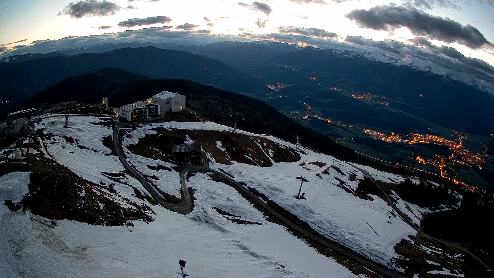 Skigebiet Kronplatz Gipfel | Blick auf Bruneck