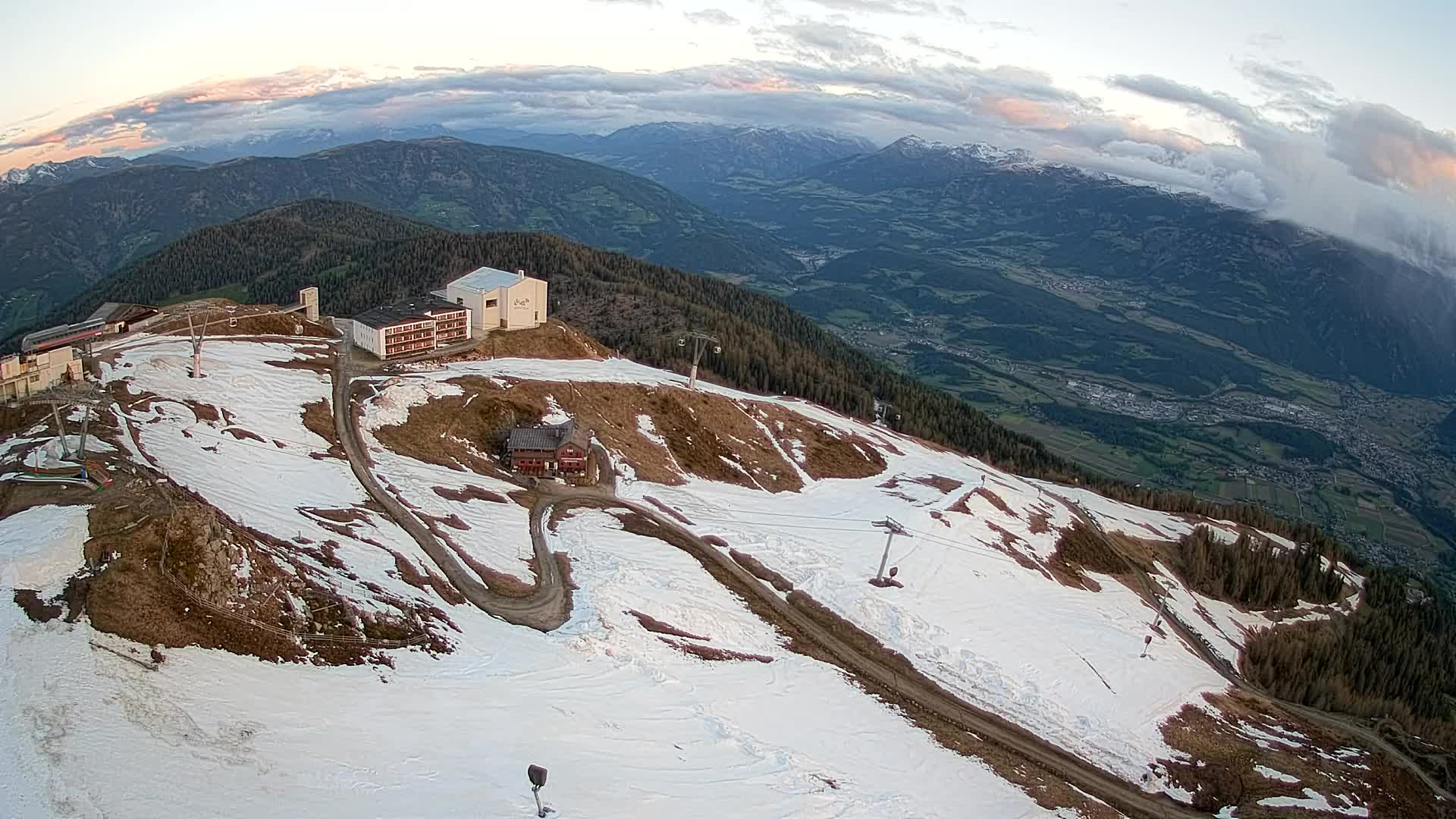 Skigebiet Kronplatz Gipfel | Blick auf Bruneck