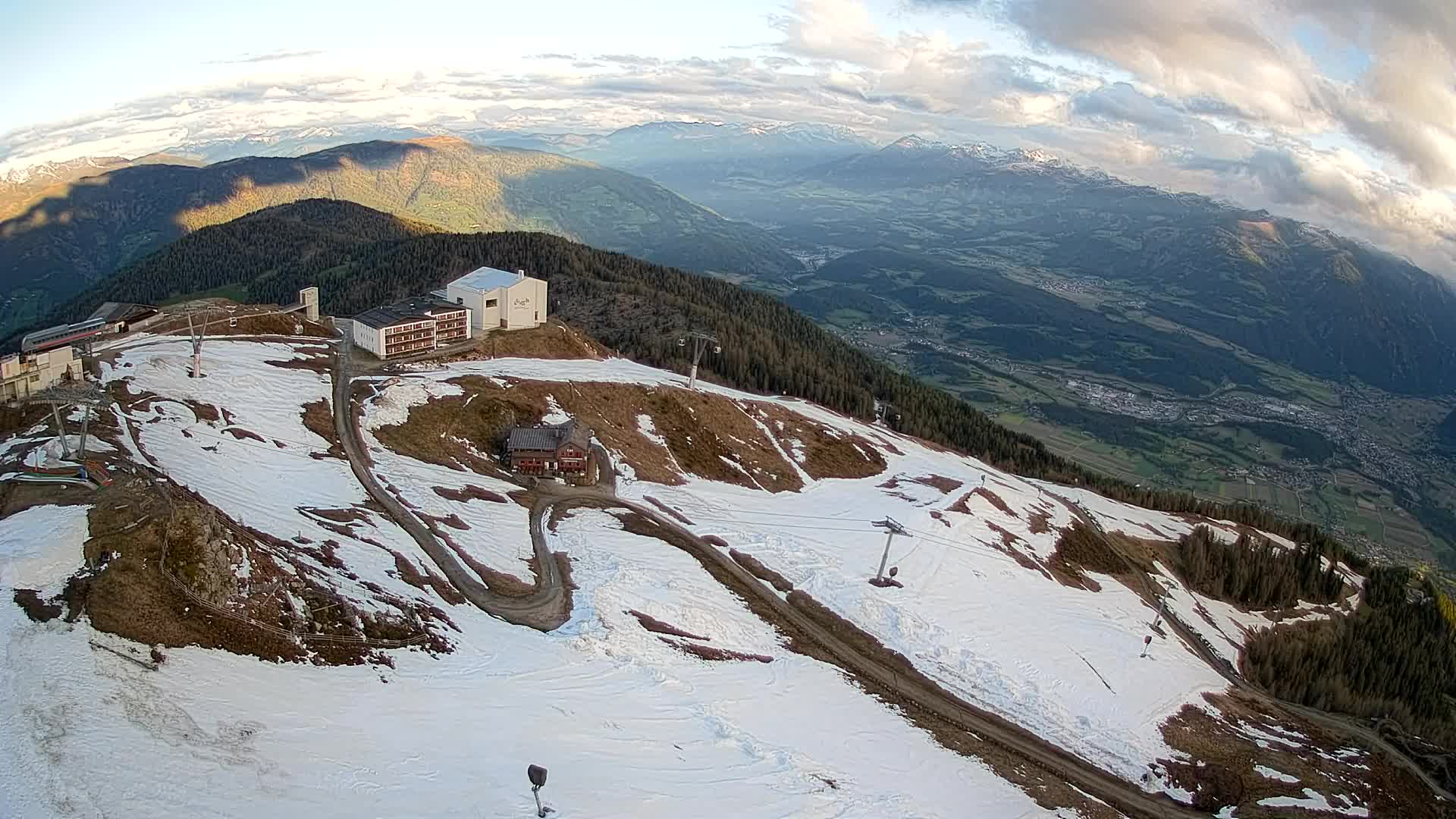 Station de ski Kronplatz sommet | vue sur Brunico