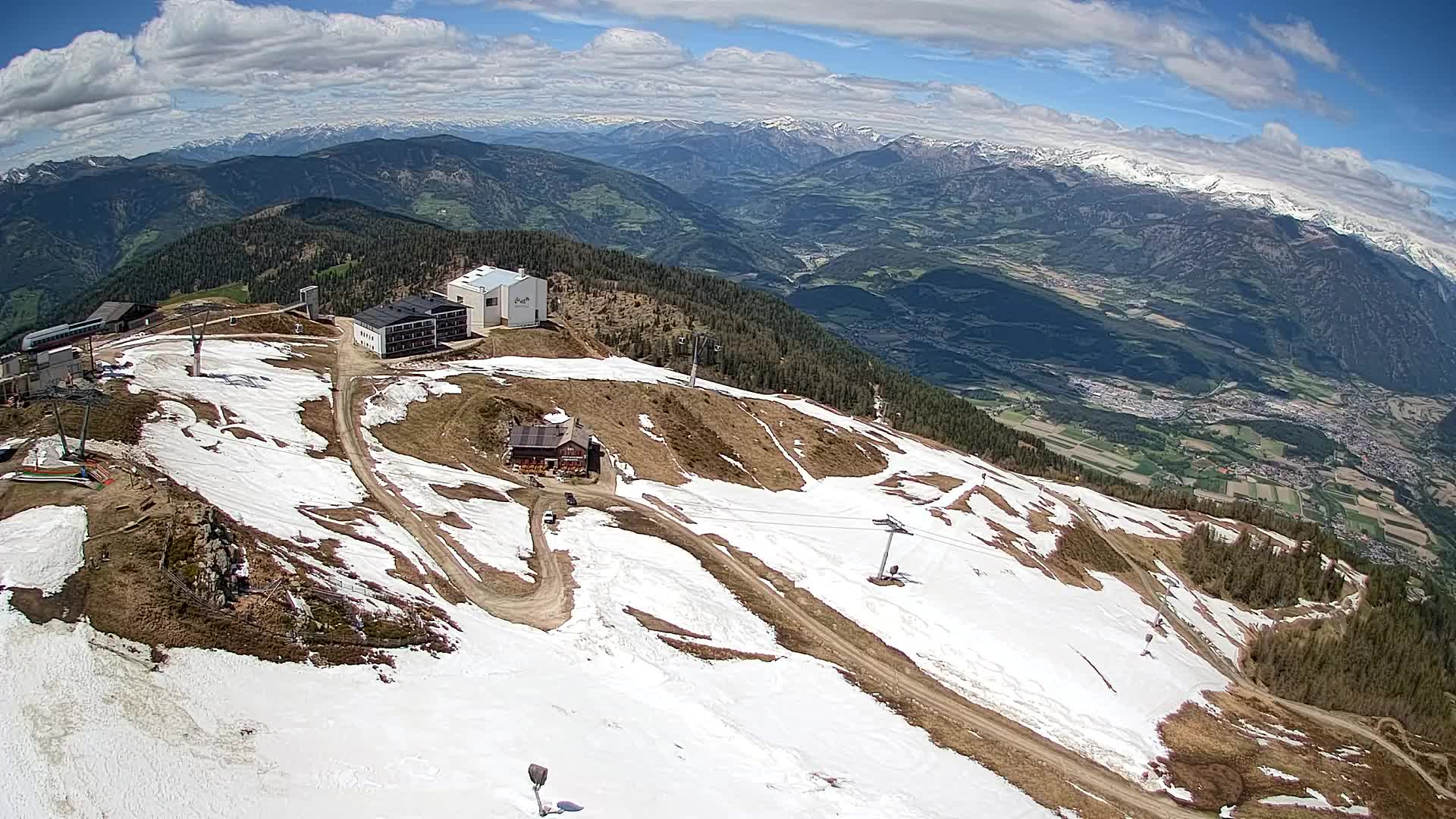 Cima estación de esquí Kronplatz | vista hacia Brunico