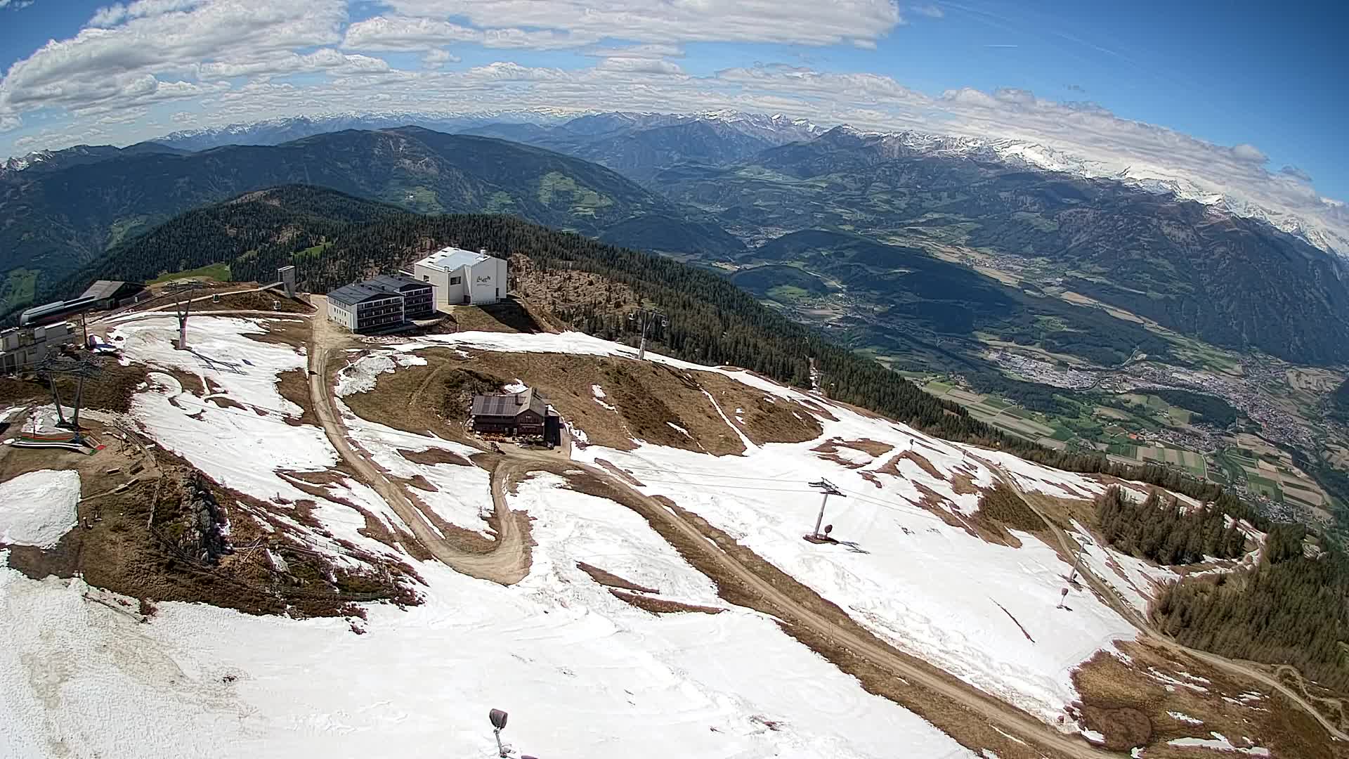Cima estación de esquí Kronplatz | vista hacia Brunico