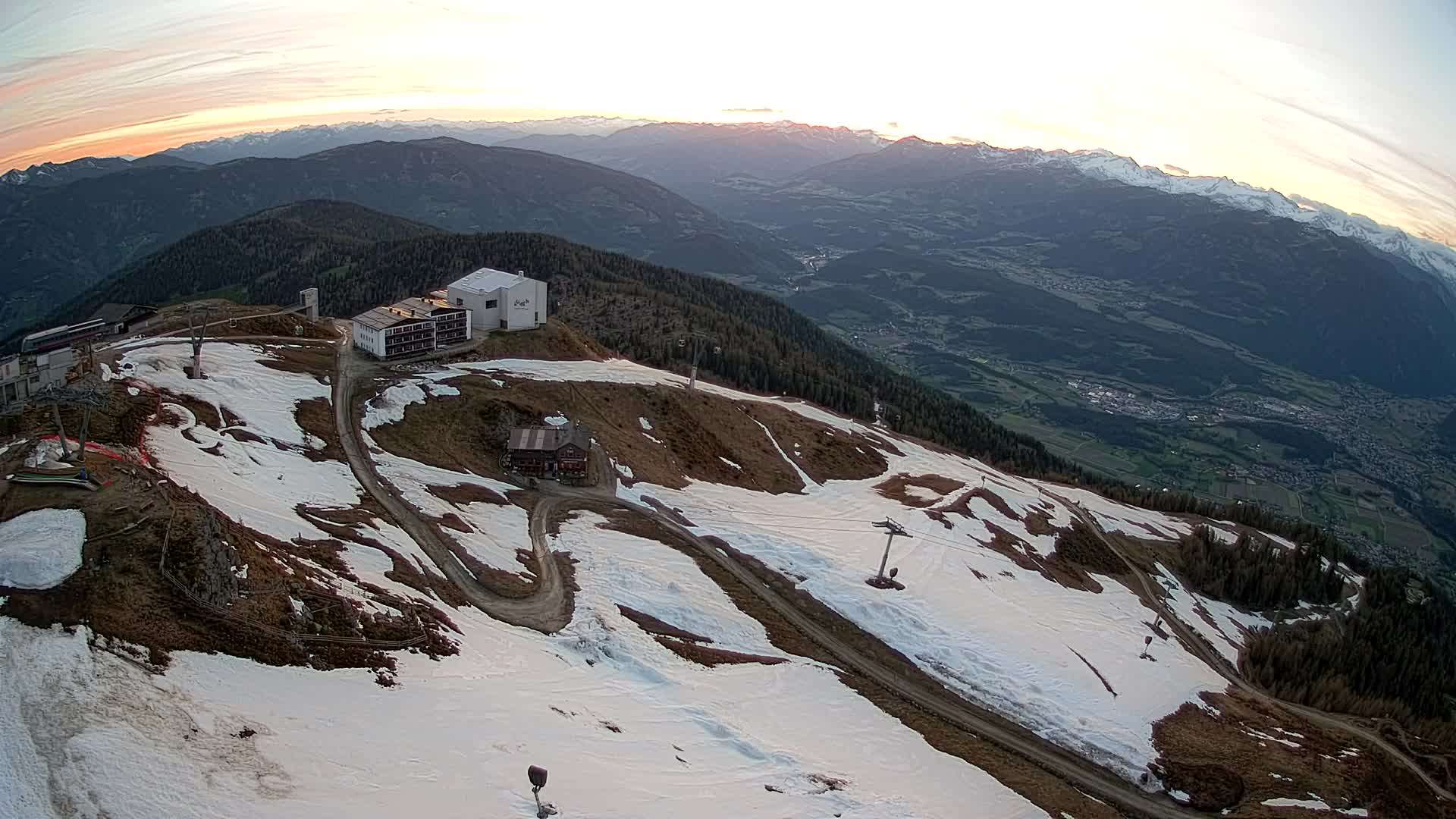Stazione sciistica di Plan de Corones | vista su Brunico