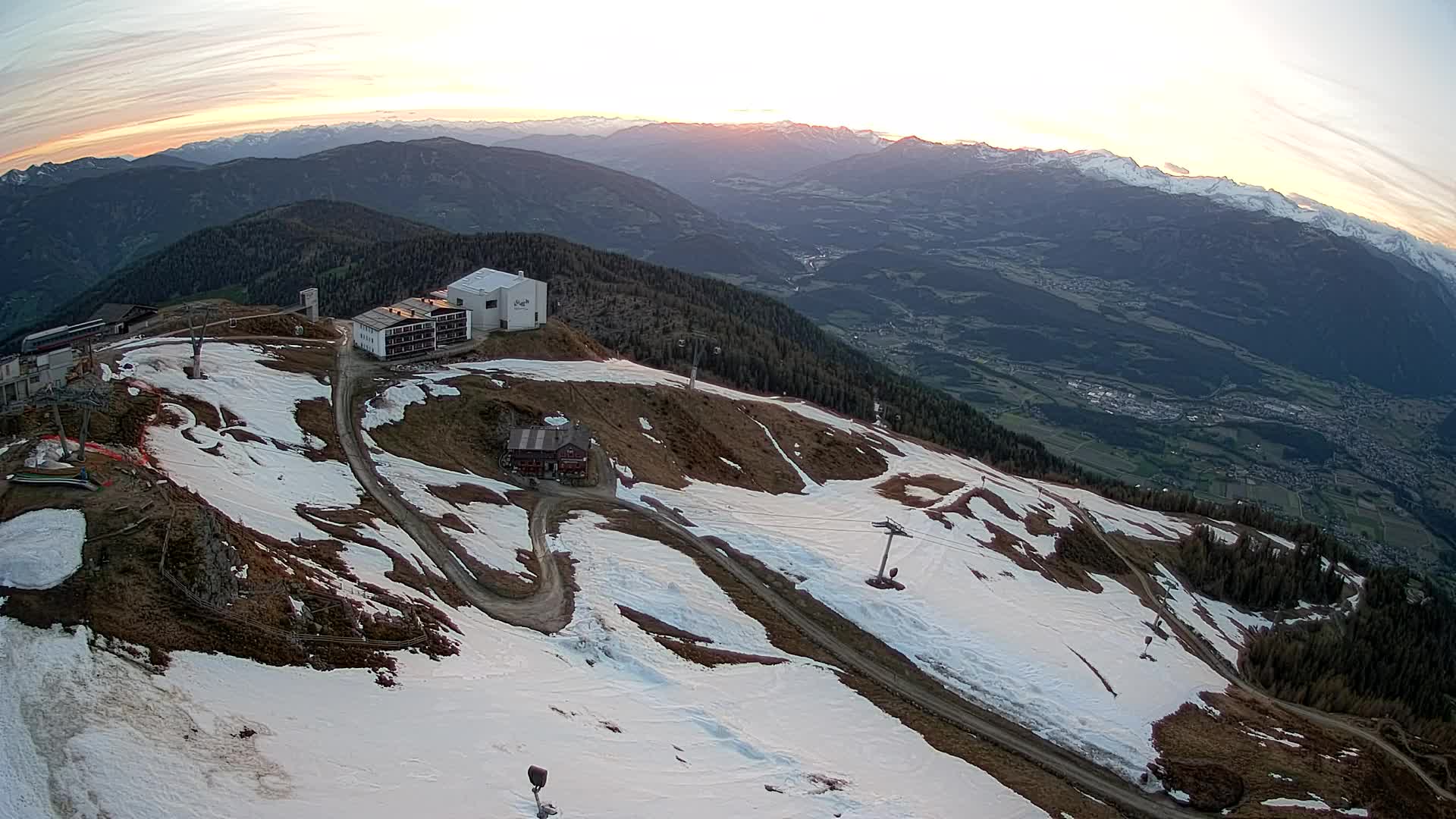 Skigebiet Kronplatz Gipfel | Blick auf Bruneck