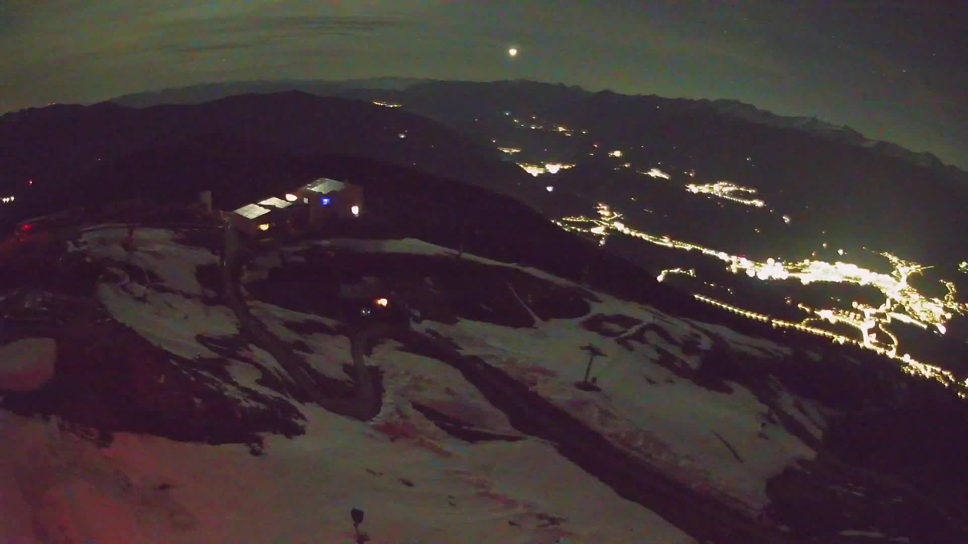 Cima estación de esquí Kronplatz | vista hacia Brunico