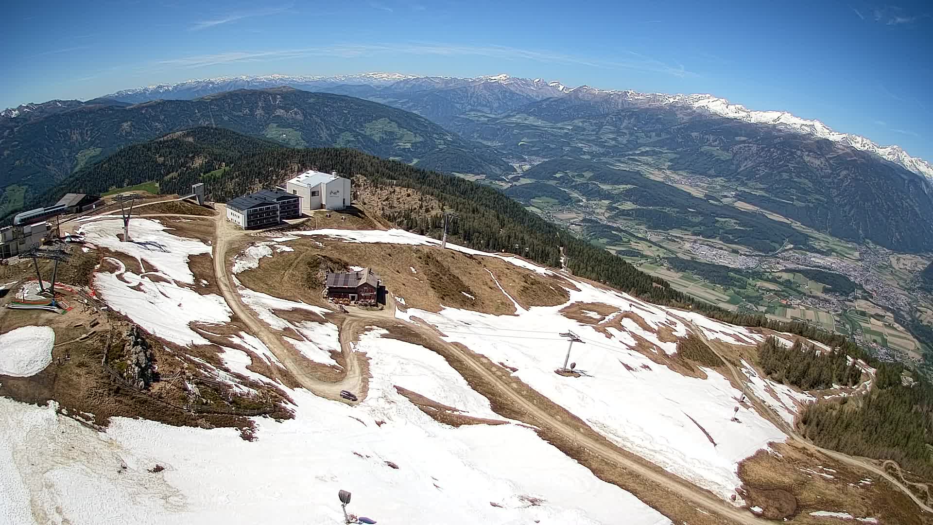 Cima estación de esquí Kronplatz | vista hacia Brunico