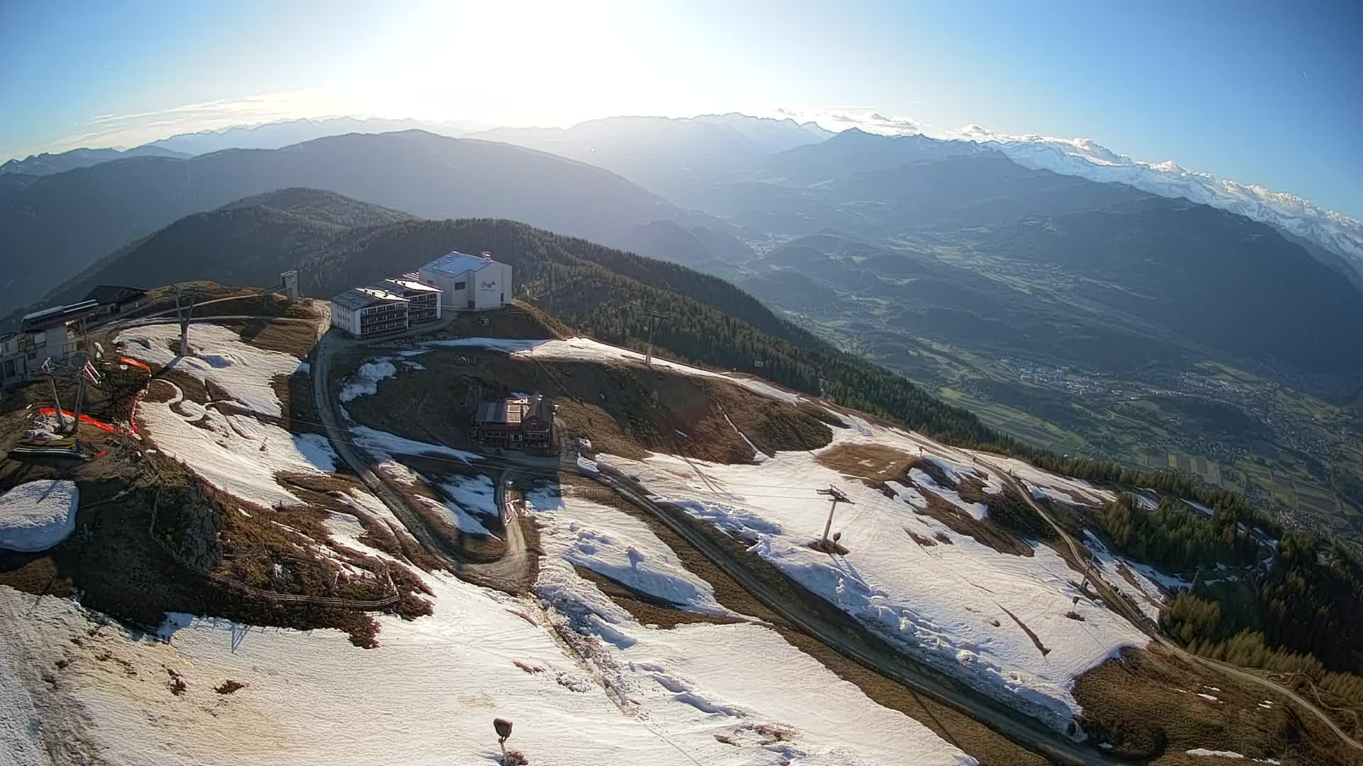 Cima estación de esquí Kronplatz | vista hacia Brunico