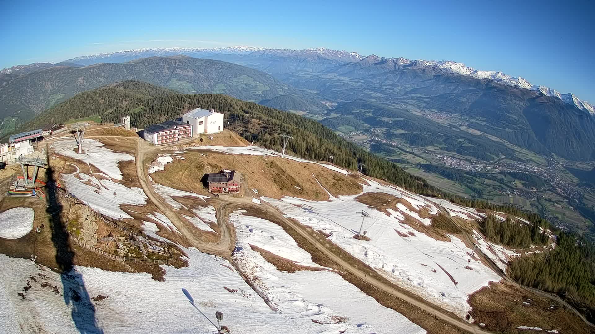 Stazione sciistica di Plan de Corones | vista su Brunico