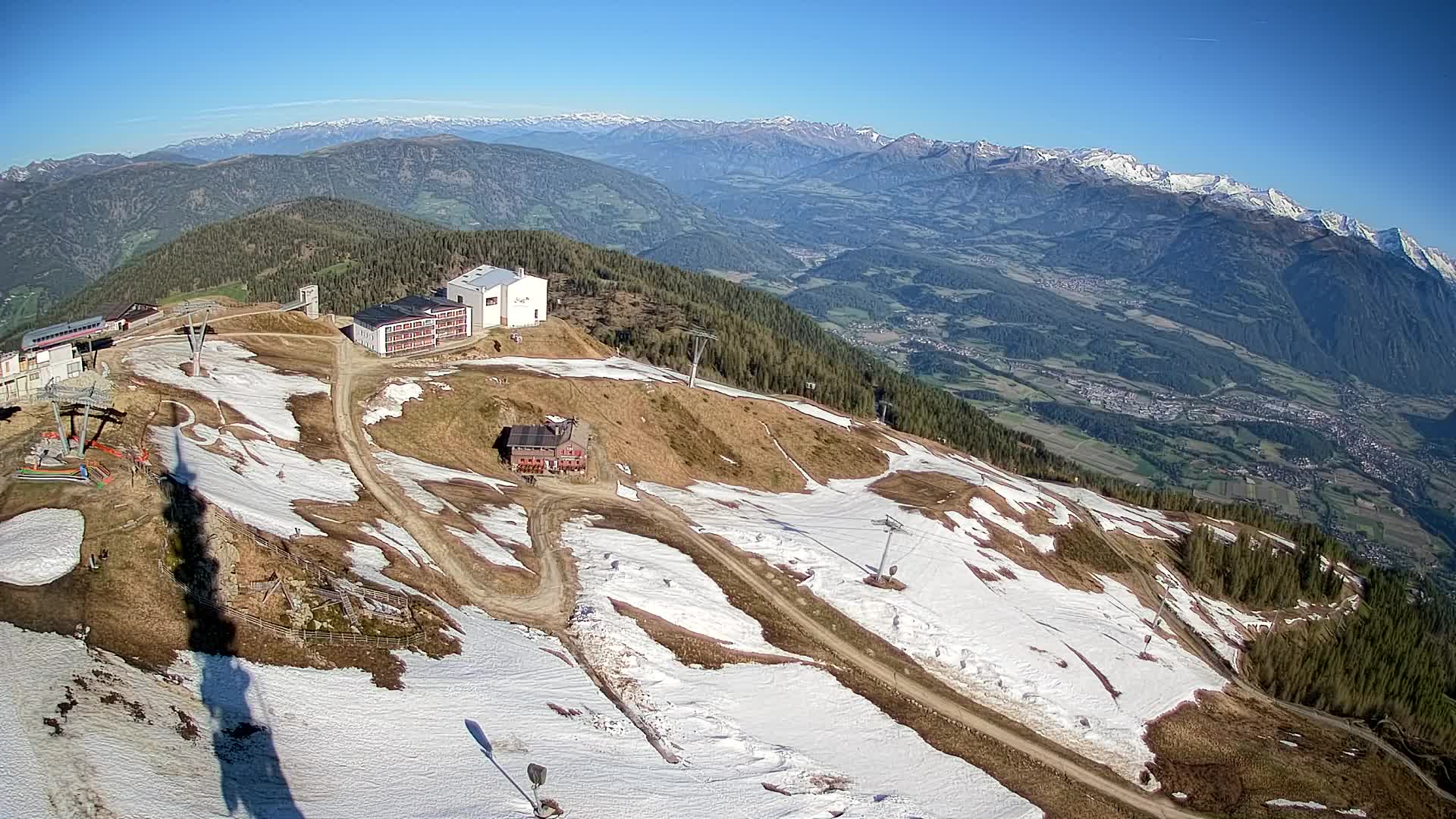 Cima estación de esquí Kronplatz | vista hacia Brunico