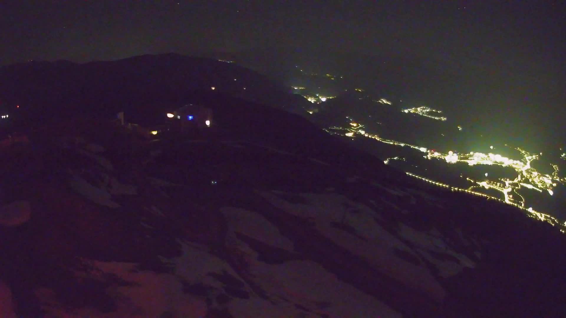 Cima estación de esquí Kronplatz | vista hacia Brunico