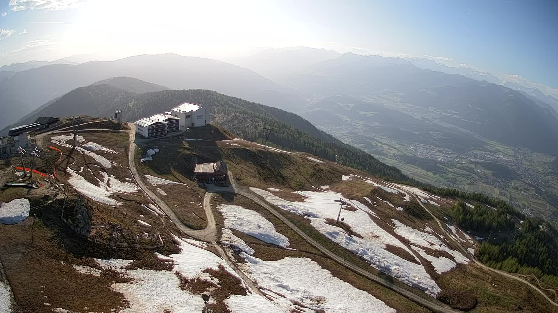 Cima estación de esquí Kronplatz | vista hacia Brunico