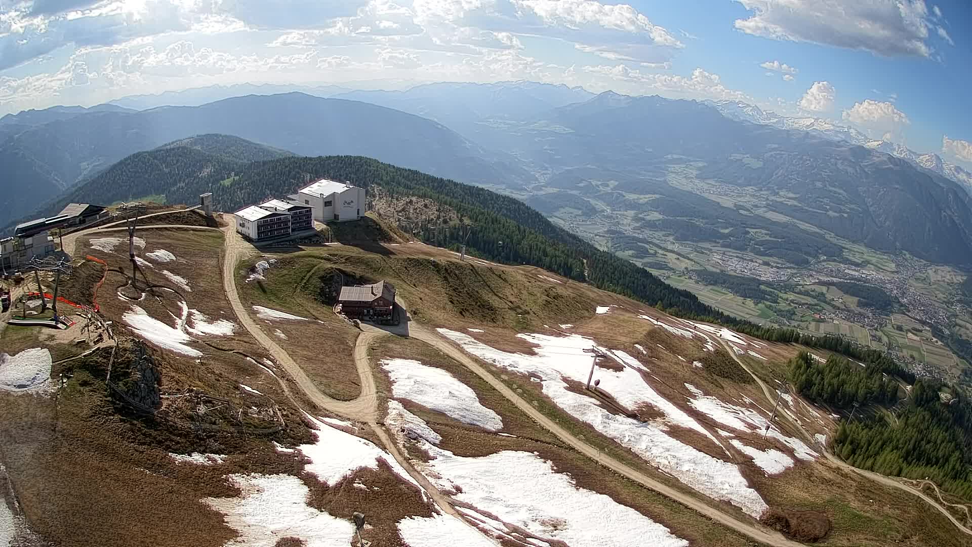 Cima estación de esquí Kronplatz | vista hacia Brunico