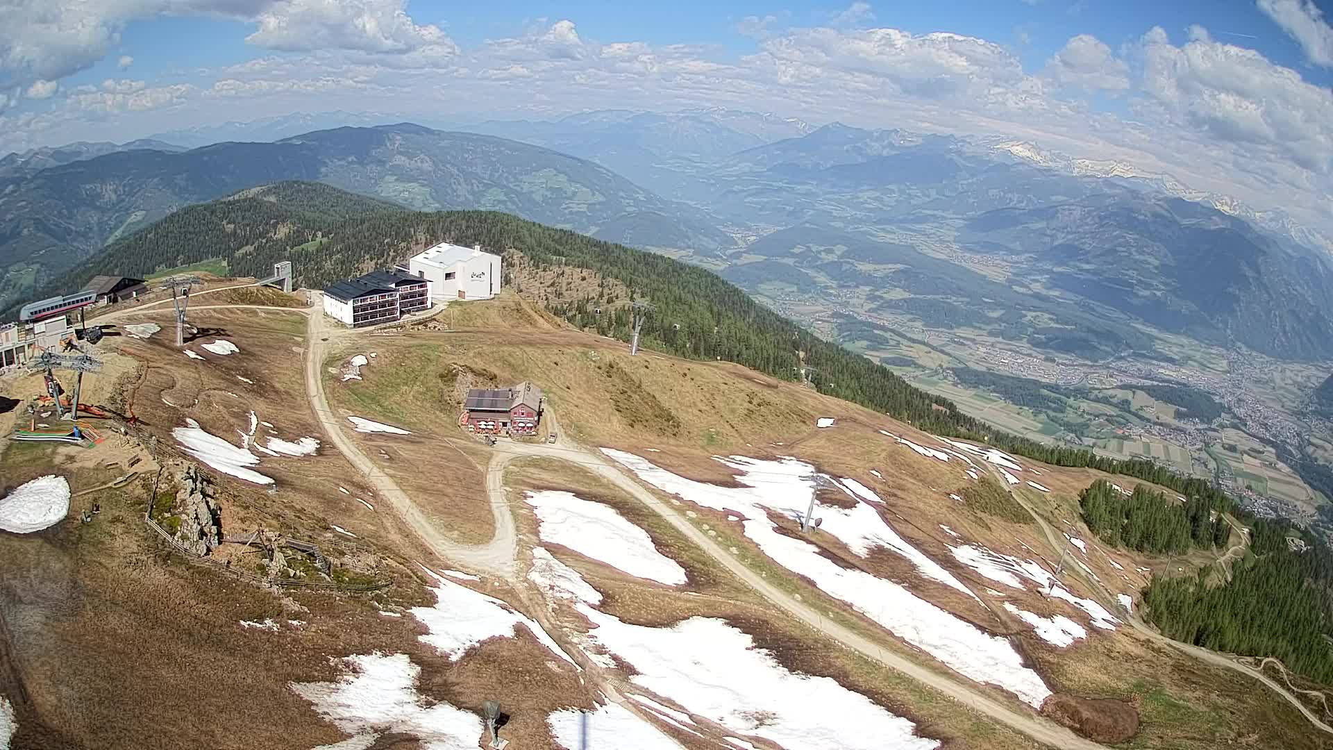 Cima estación de esquí Kronplatz | vista hacia Brunico