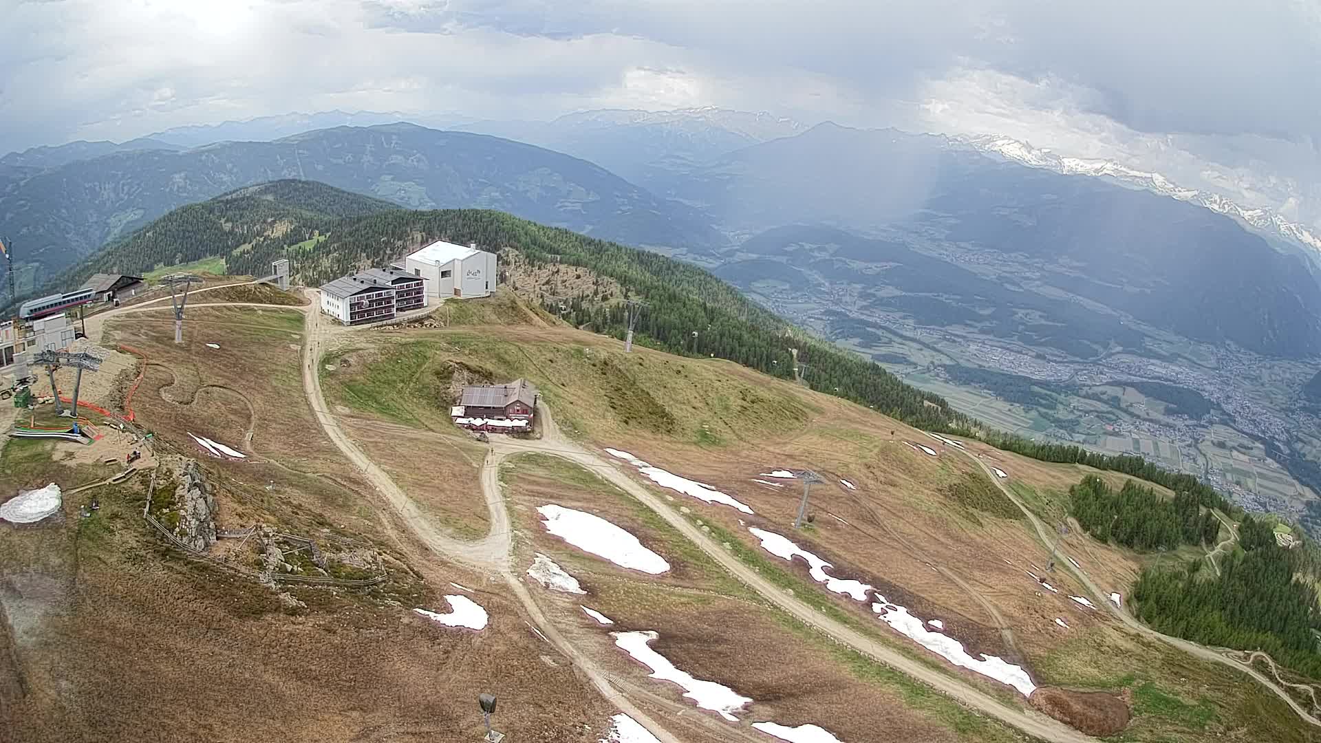 Stazione sciistica di Plan de Corones | vista su Brunico