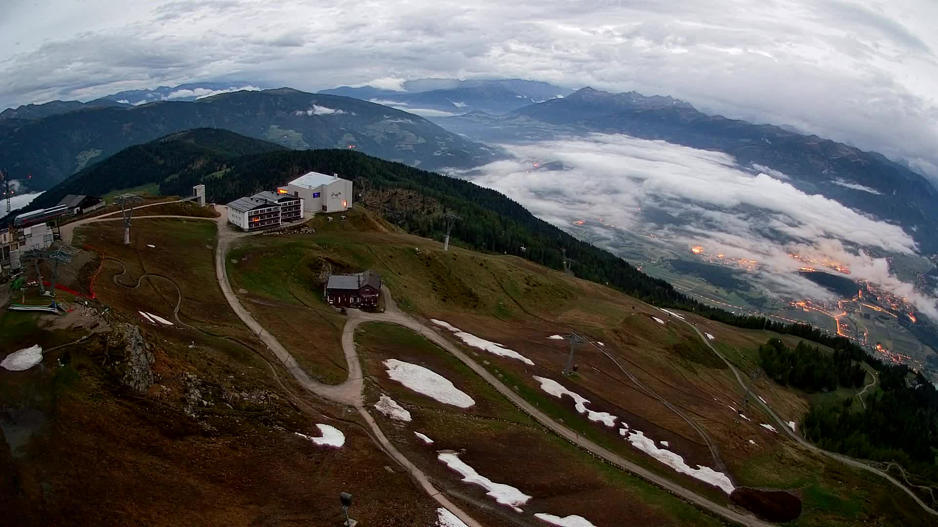 Stazione sciistica di Plan de Corones | vista su Brunico
