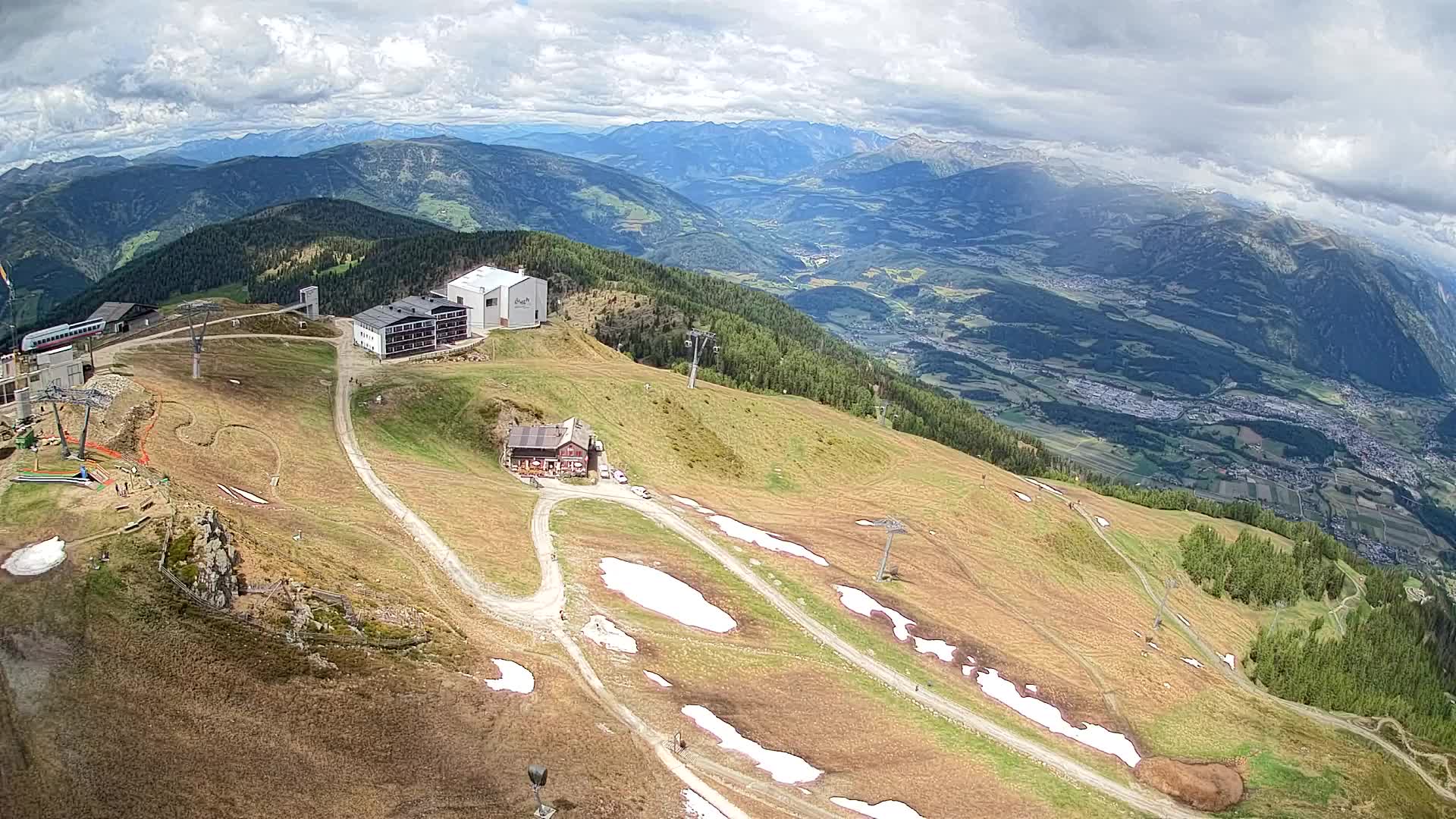 Skigebiet Kronplatz Gipfel | Blick auf Bruneck