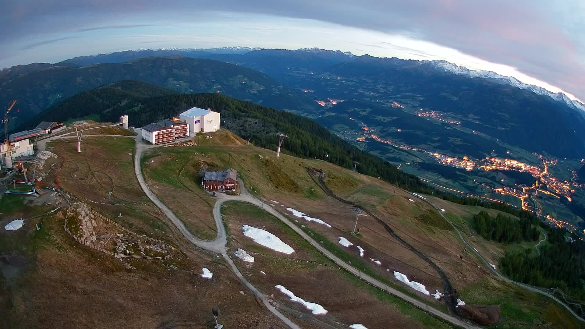 Stazione sciistica di Plan de Corones | vista su Brunico