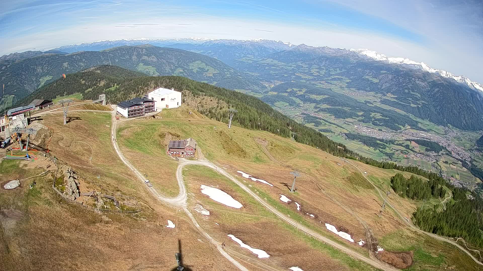 Cima estación de esquí Kronplatz | vista hacia Brunico