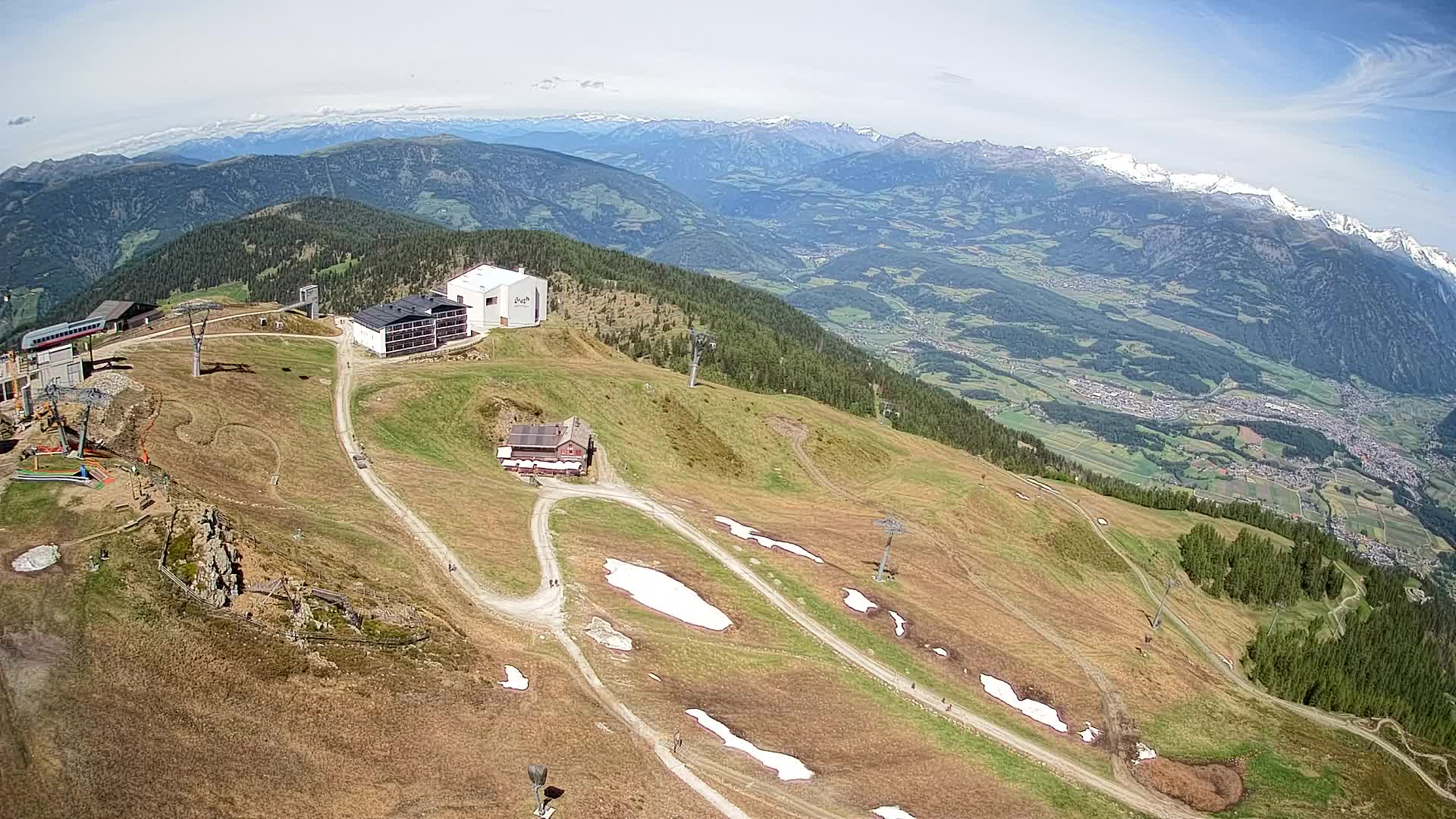 Cima estación de esquí Kronplatz | vista hacia Brunico