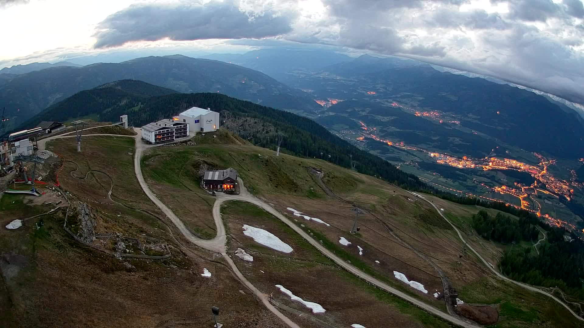 Stazione sciistica di Plan de Corones | vista su Brunico