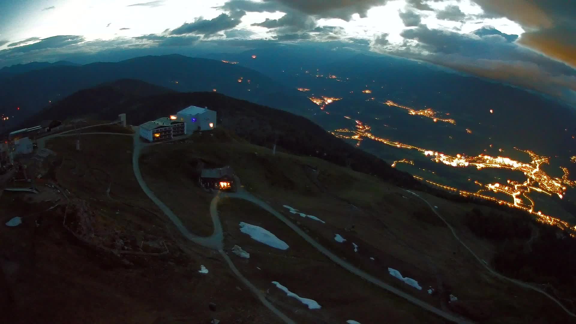 Skigebiet Kronplatz Gipfel | Blick auf Bruneck