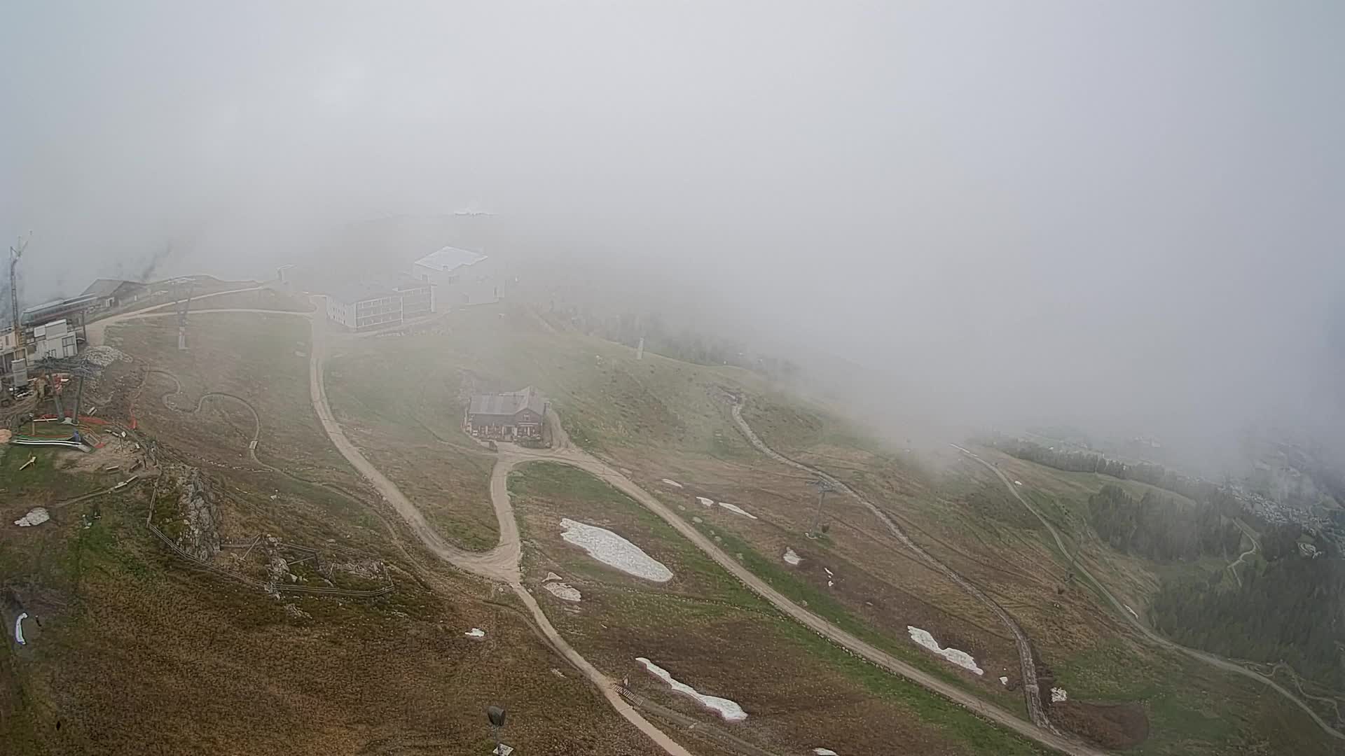 Cima estación de esquí Kronplatz | vista hacia Brunico