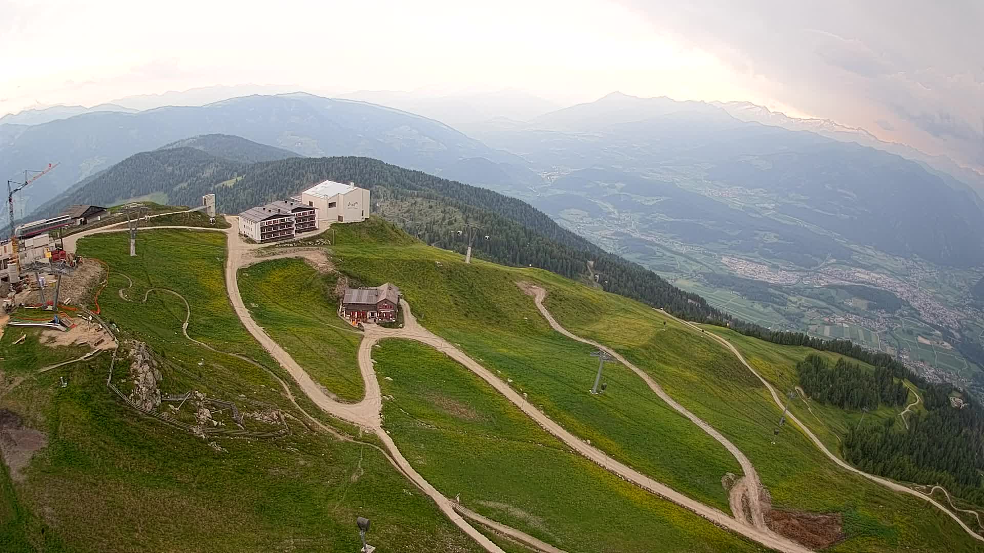 Skigebiet Kronplatz Gipfel | Blick auf Bruneck