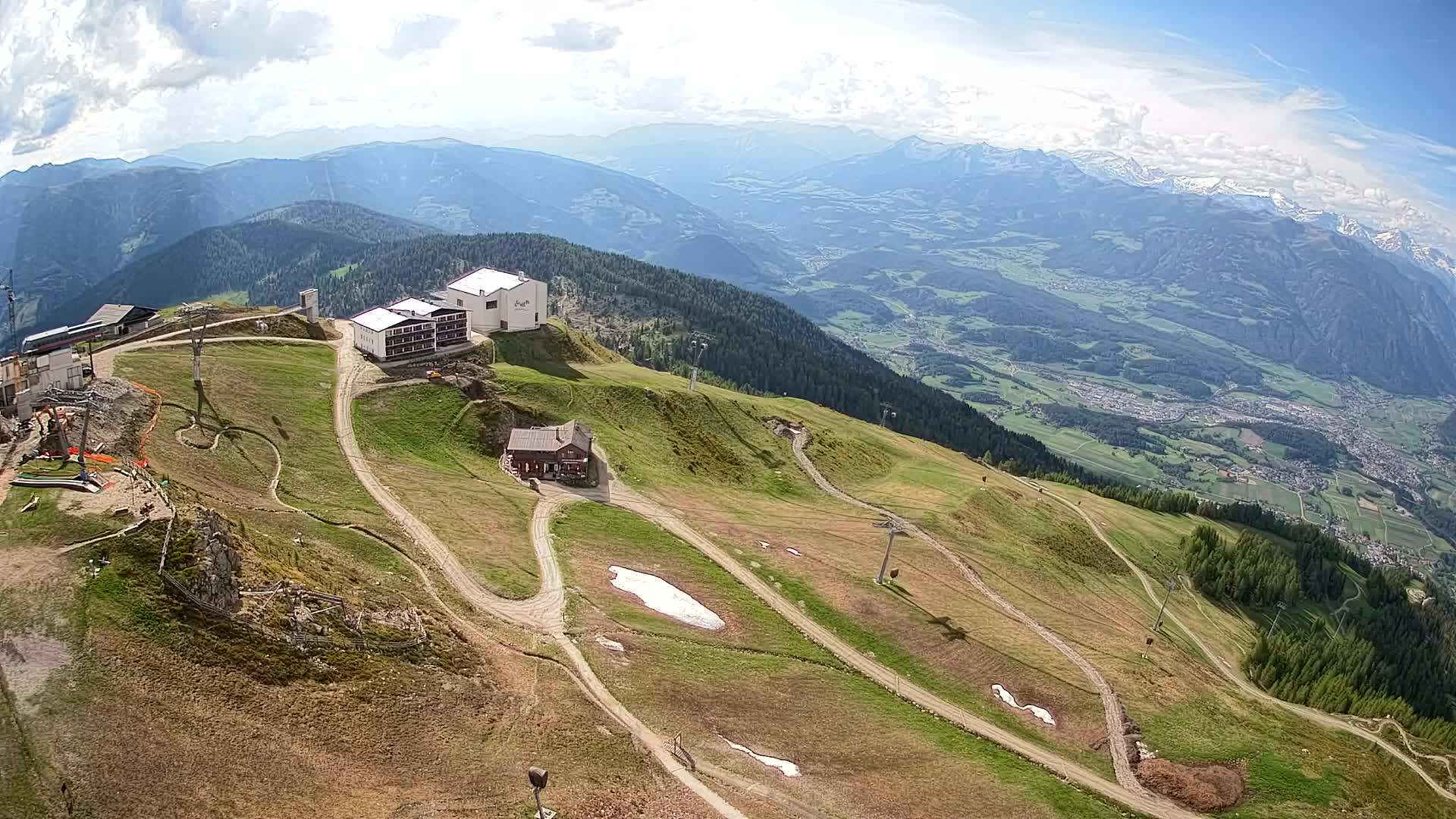 Cima estación de esquí Kronplatz | vista hacia Brunico