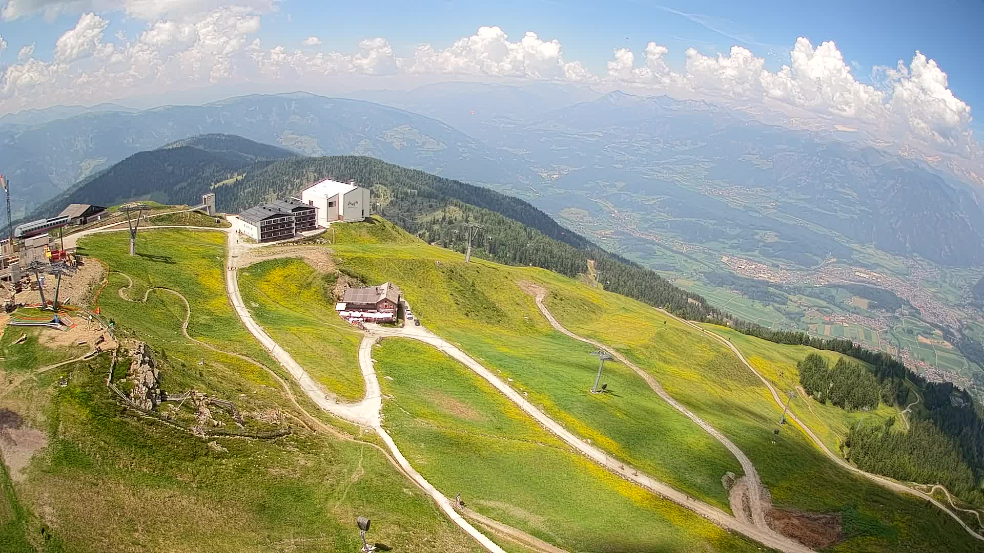 Cima estación de esquí Kronplatz | vista hacia Brunico