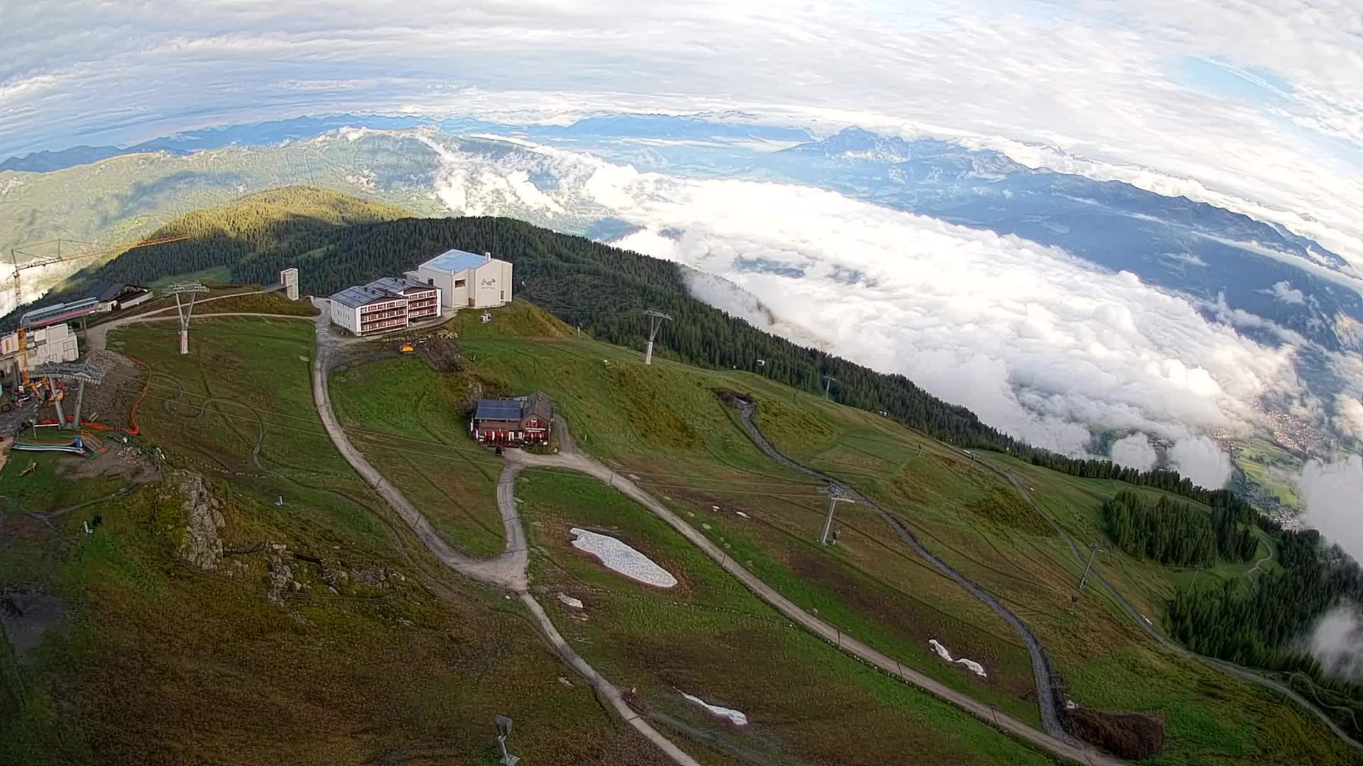 Cima estación de esquí Kronplatz | vista hacia Brunico