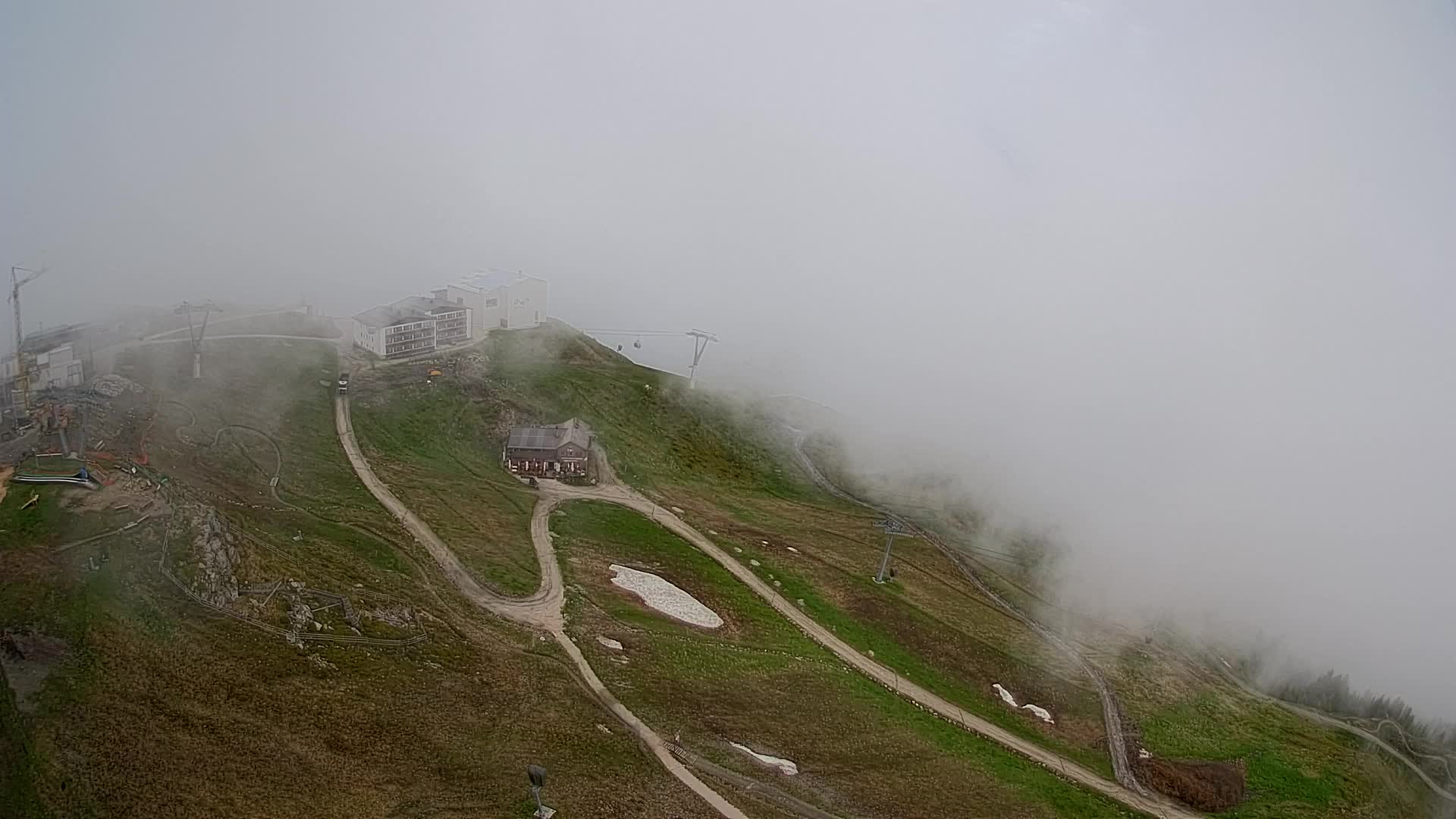 Cima estación de esquí Kronplatz | vista hacia Brunico