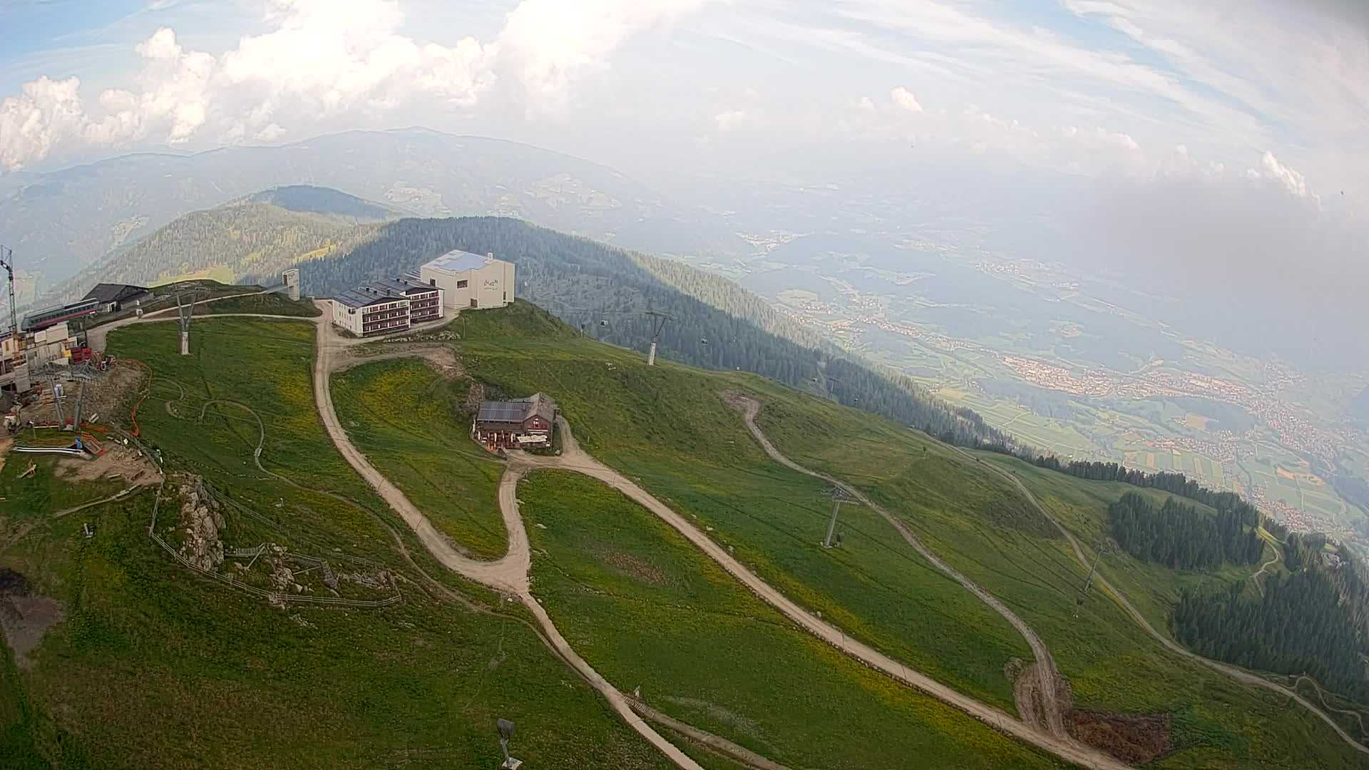 Cima estación de esquí Kronplatz | vista hacia Brunico