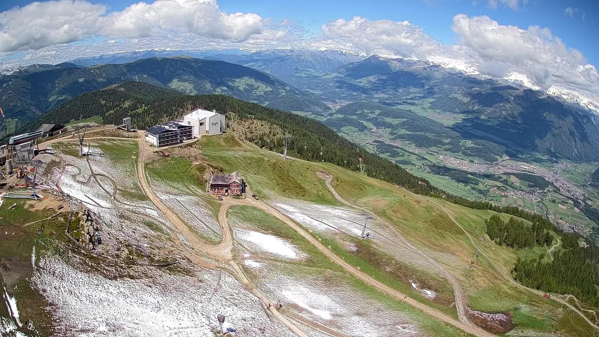 Cima estación de esquí Kronplatz | vista hacia Brunico