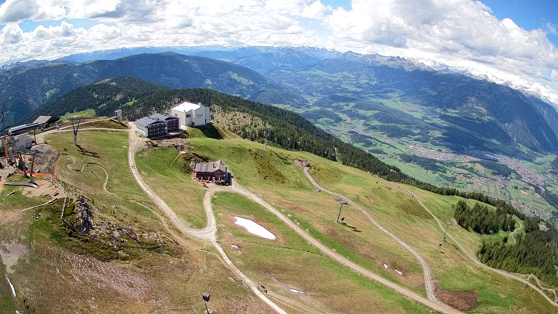 Cima estación de esquí Kronplatz | vista hacia Brunico
