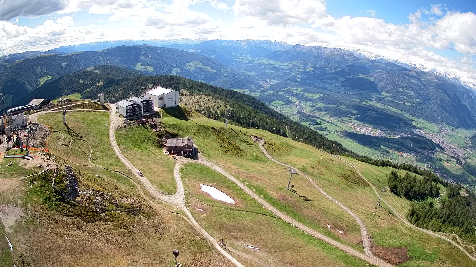 Cima estación de esquí Kronplatz | vista hacia Brunico