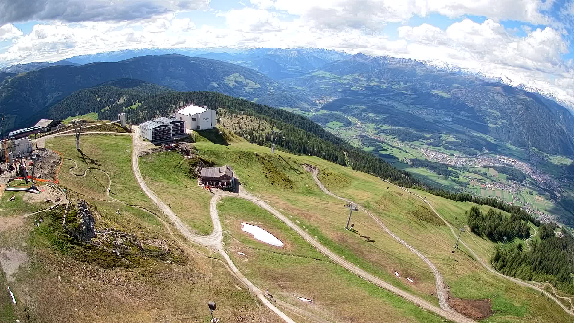 Cima estación de esquí Kronplatz | vista hacia Brunico