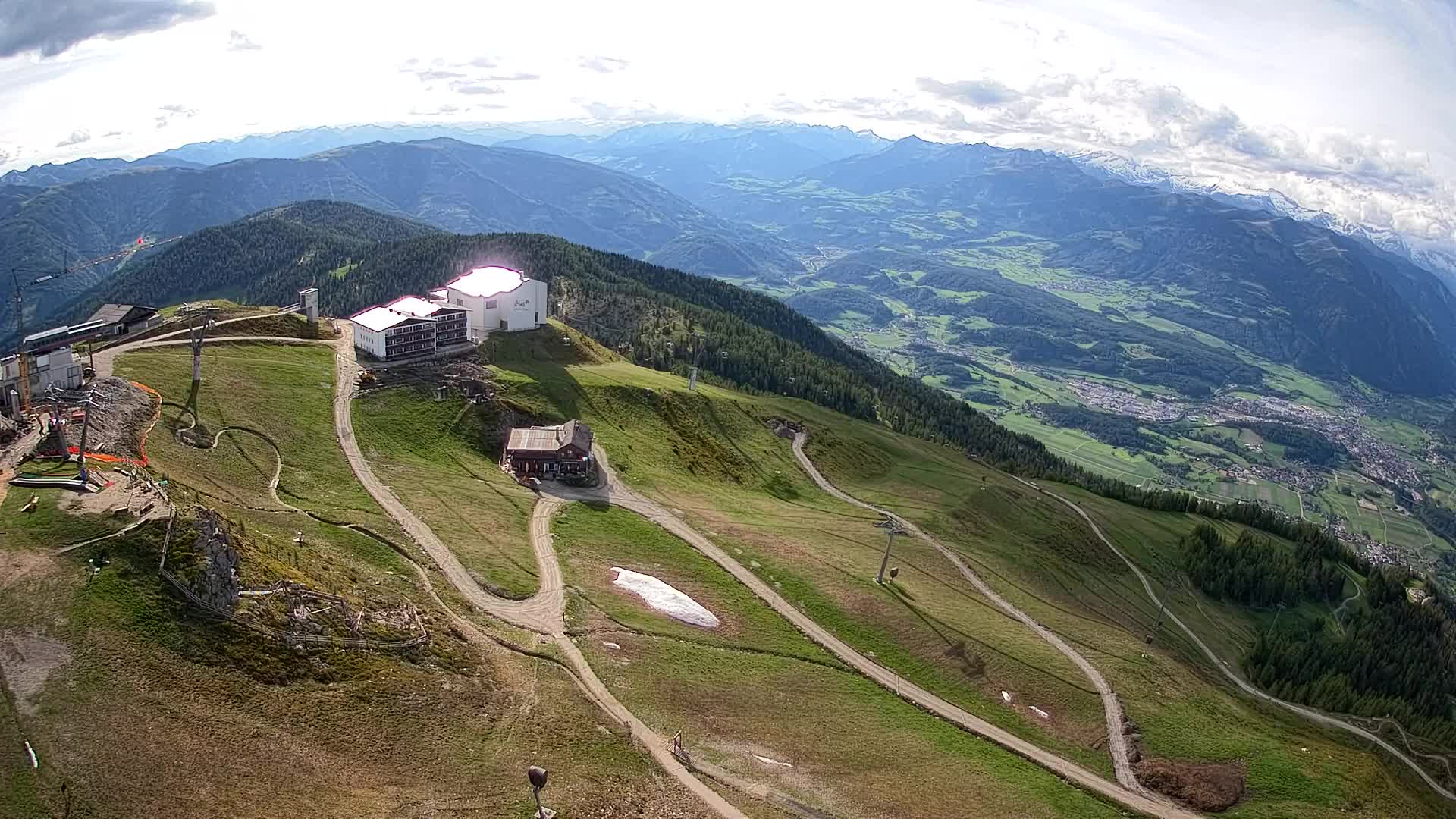 Cima estación de esquí Kronplatz | vista hacia Brunico