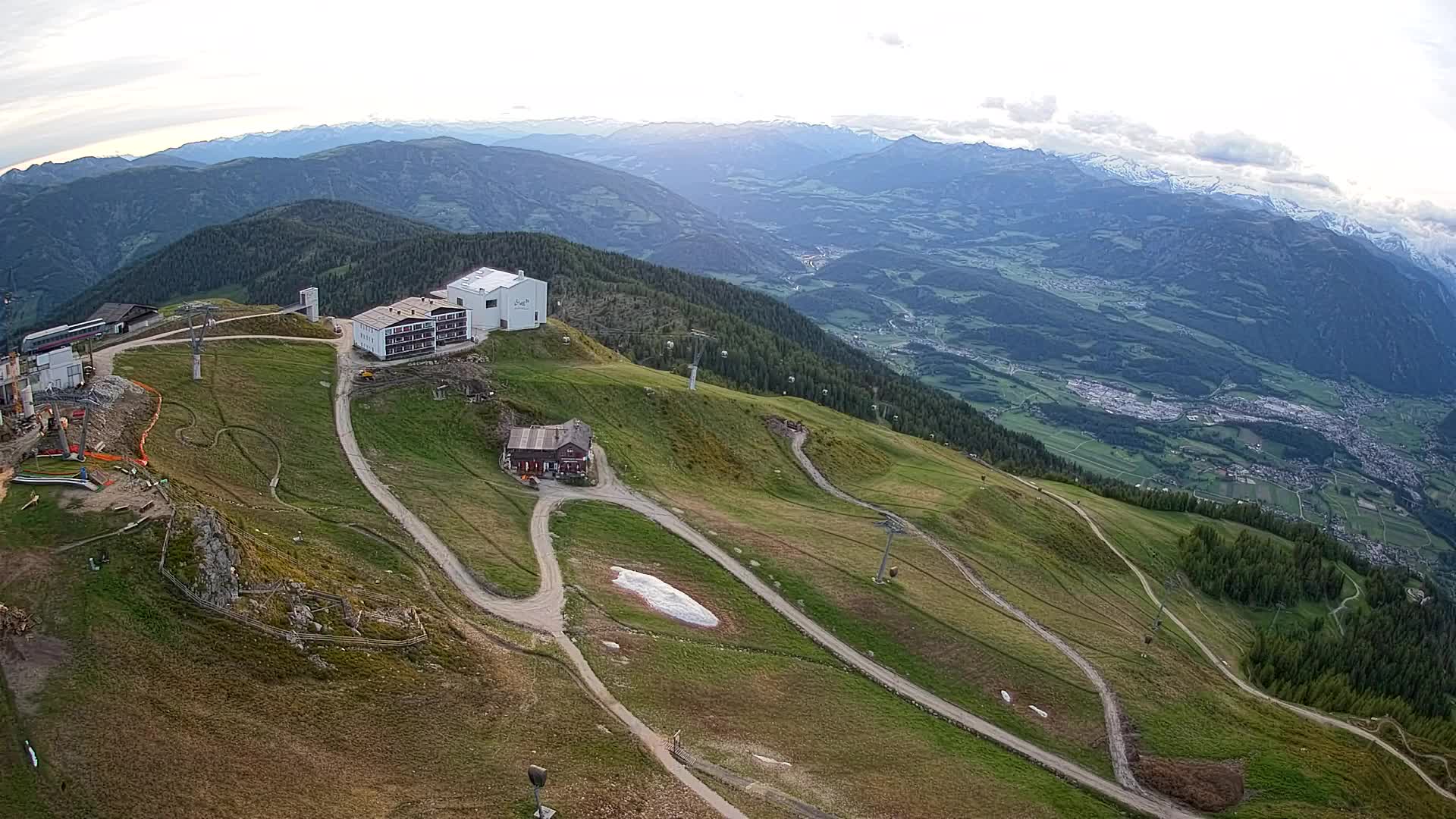 Stazione sciistica di Plan de Corones | vista su Brunico