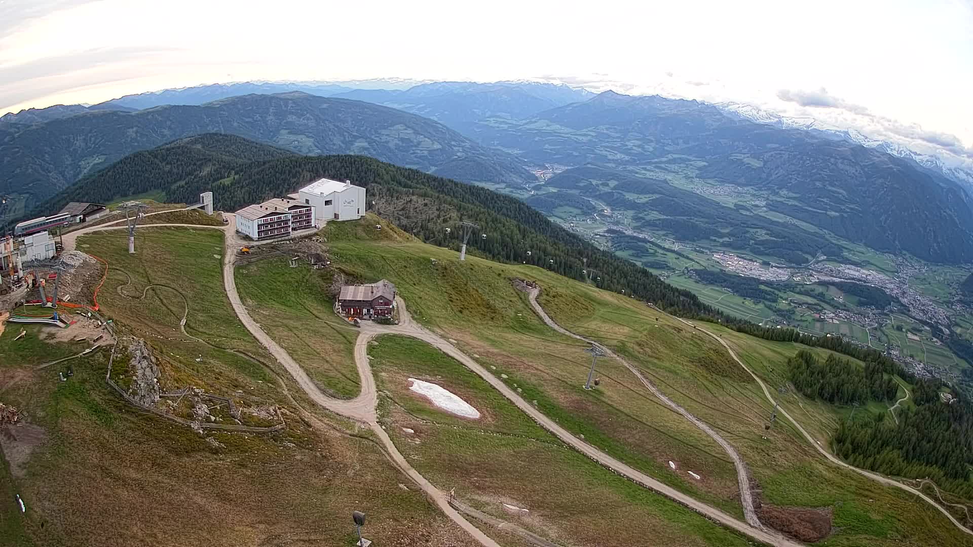 Skigebiet Kronplatz Gipfel | Blick auf Bruneck