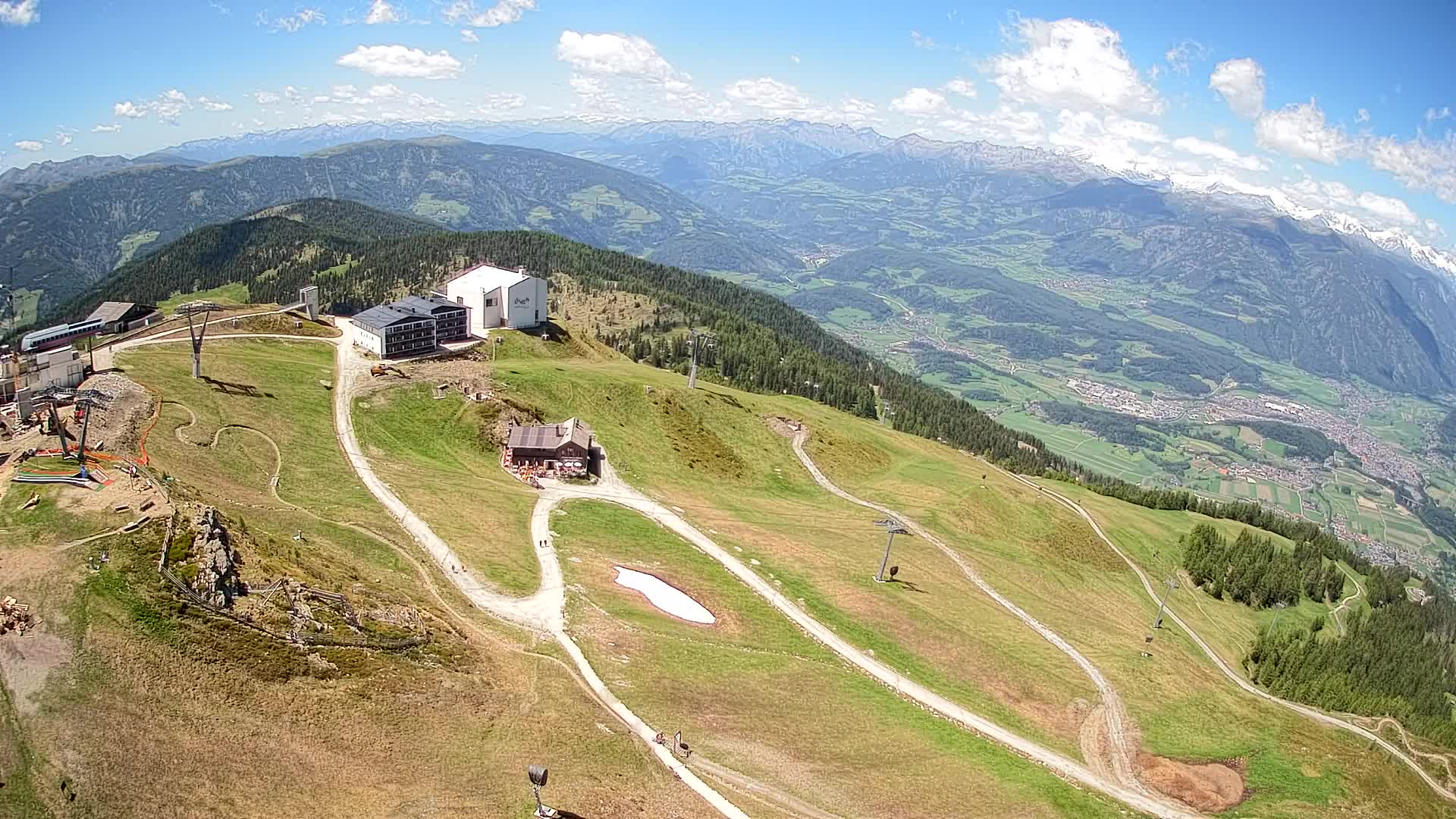 Cima estación de esquí Kronplatz | vista hacia Brunico