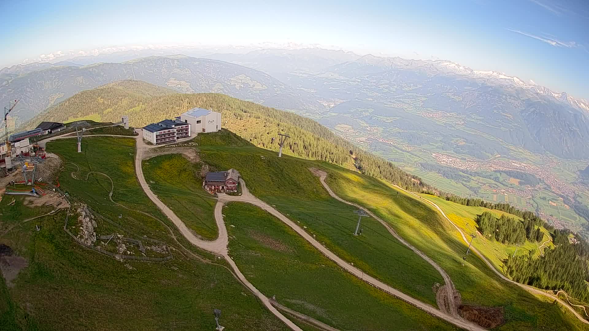 Cima estación de esquí Kronplatz | vista hacia Brunico
