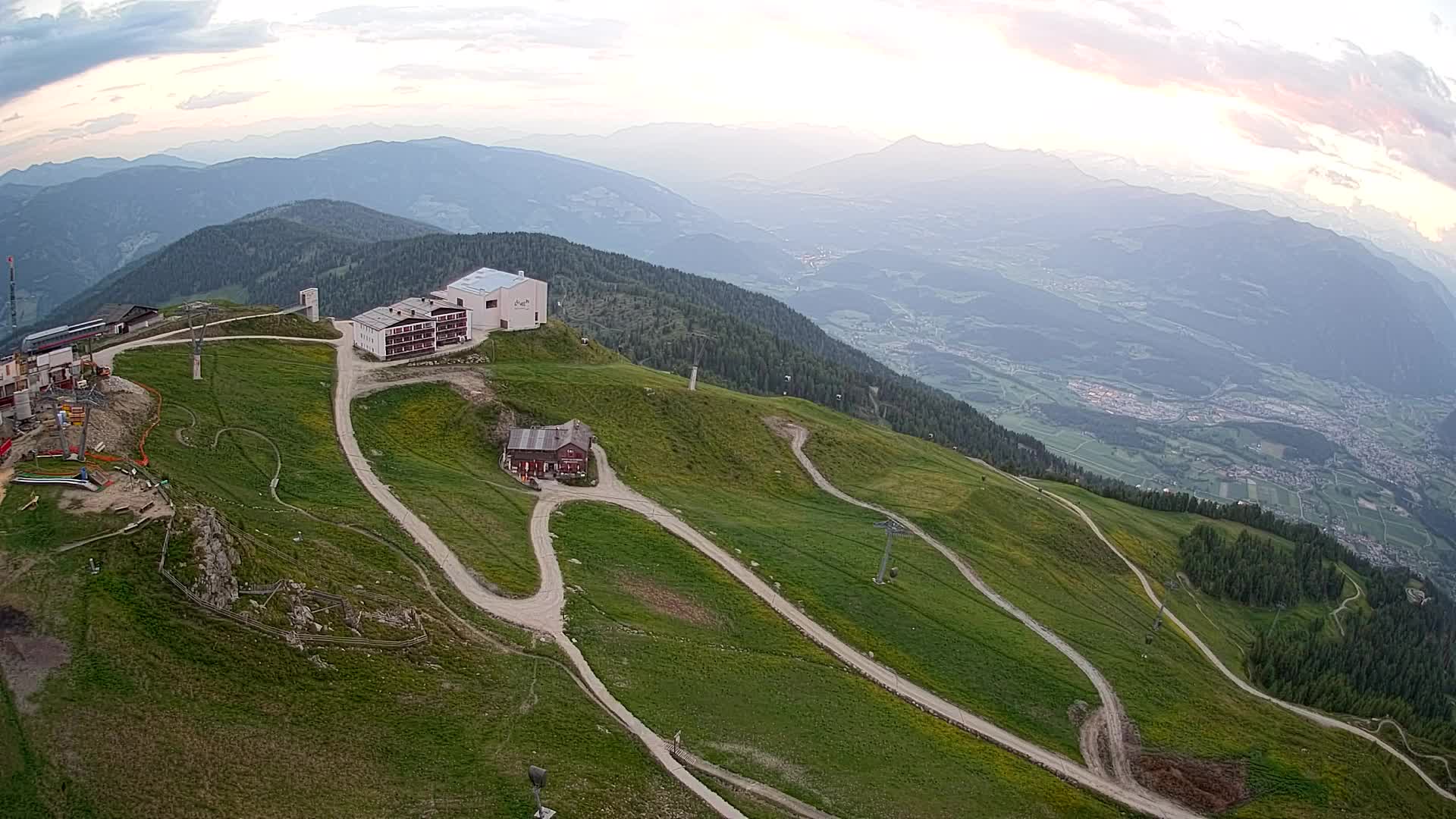 Skigebiet Kronplatz Gipfel | Blick auf Bruneck