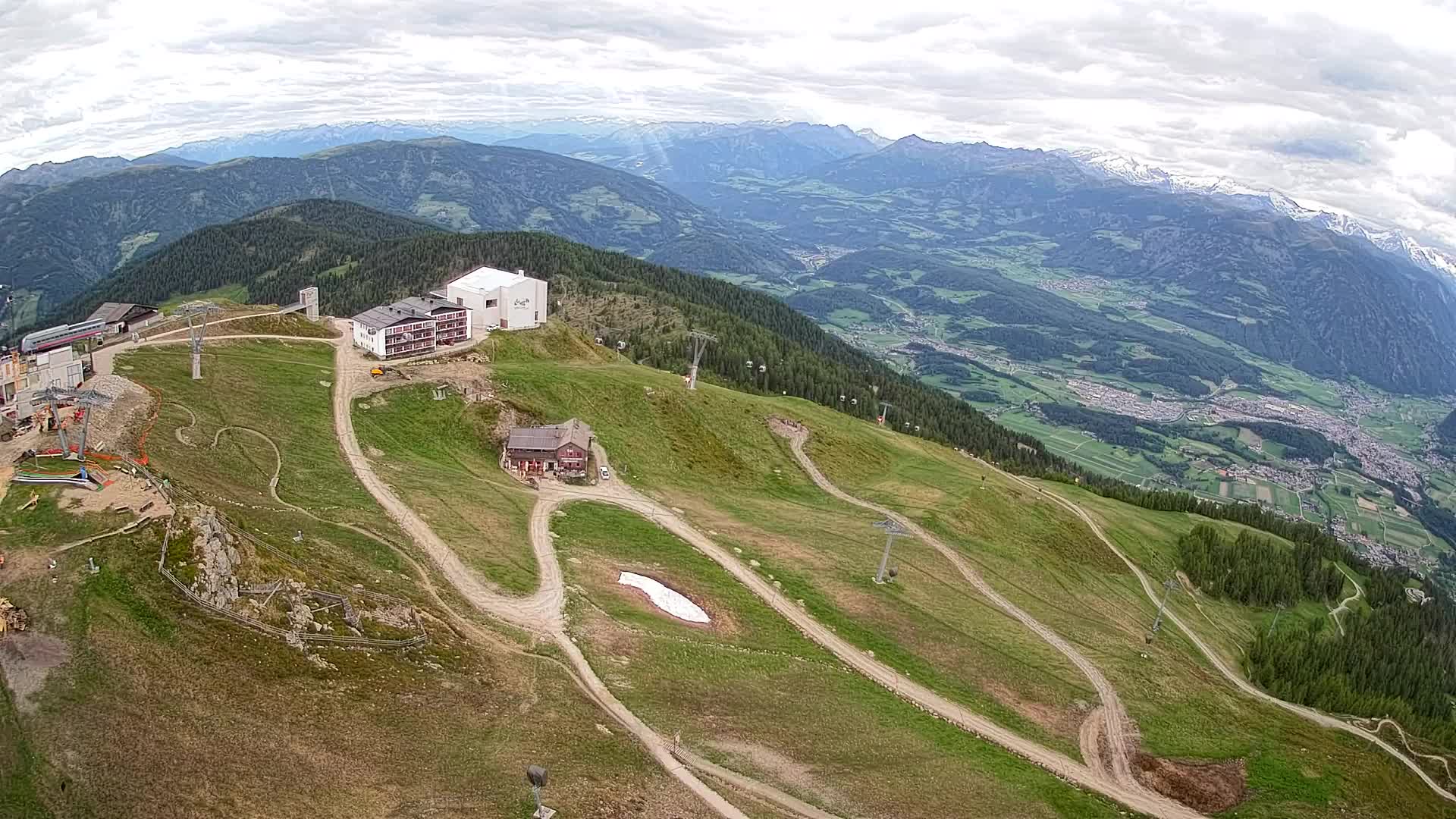 Skigebiet Kronplatz Gipfel | Blick auf Bruneck